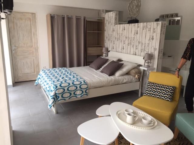 Double Room with Pool View photo 3