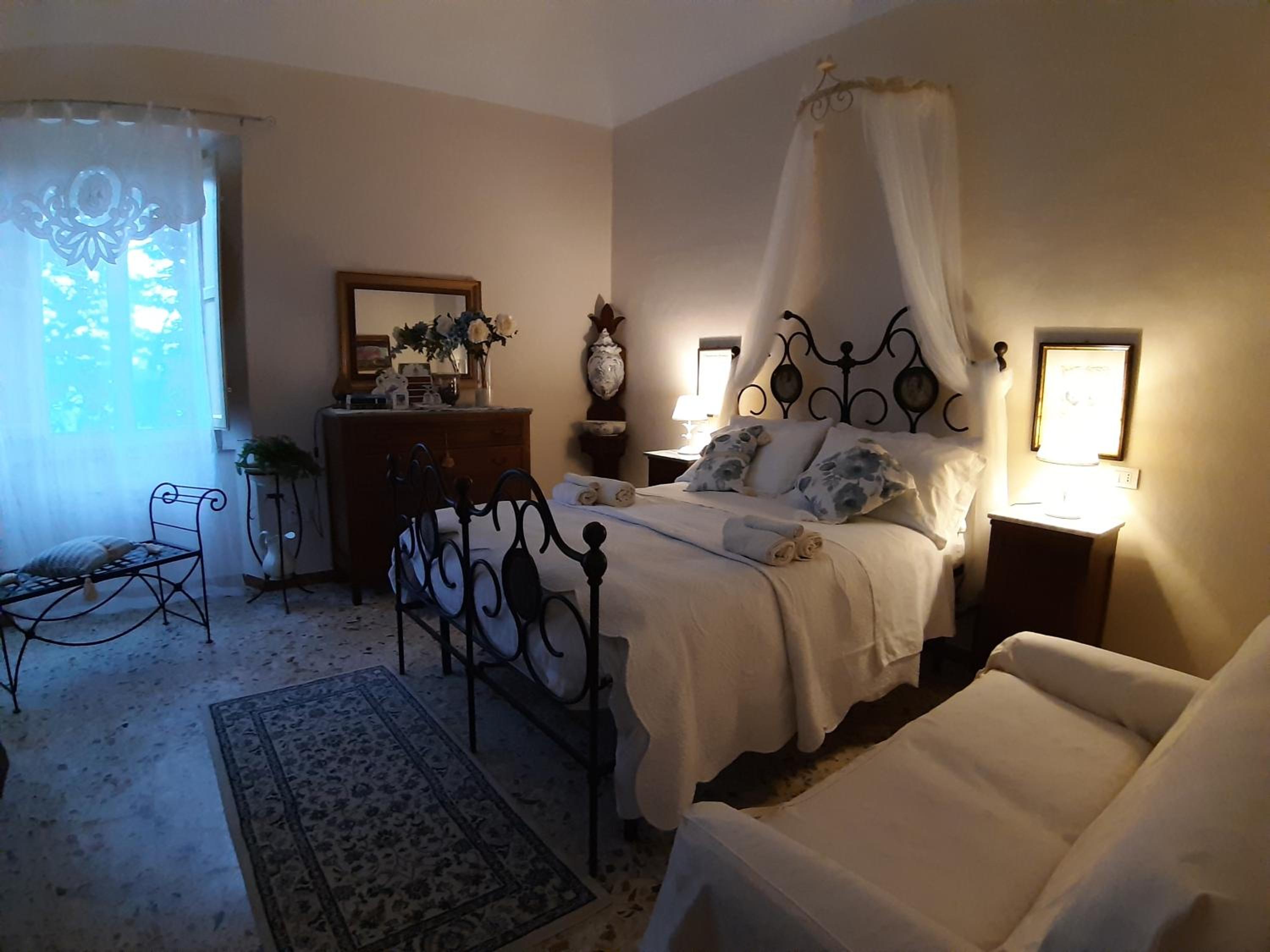 Double Room with Private External Bathroom photo 3
