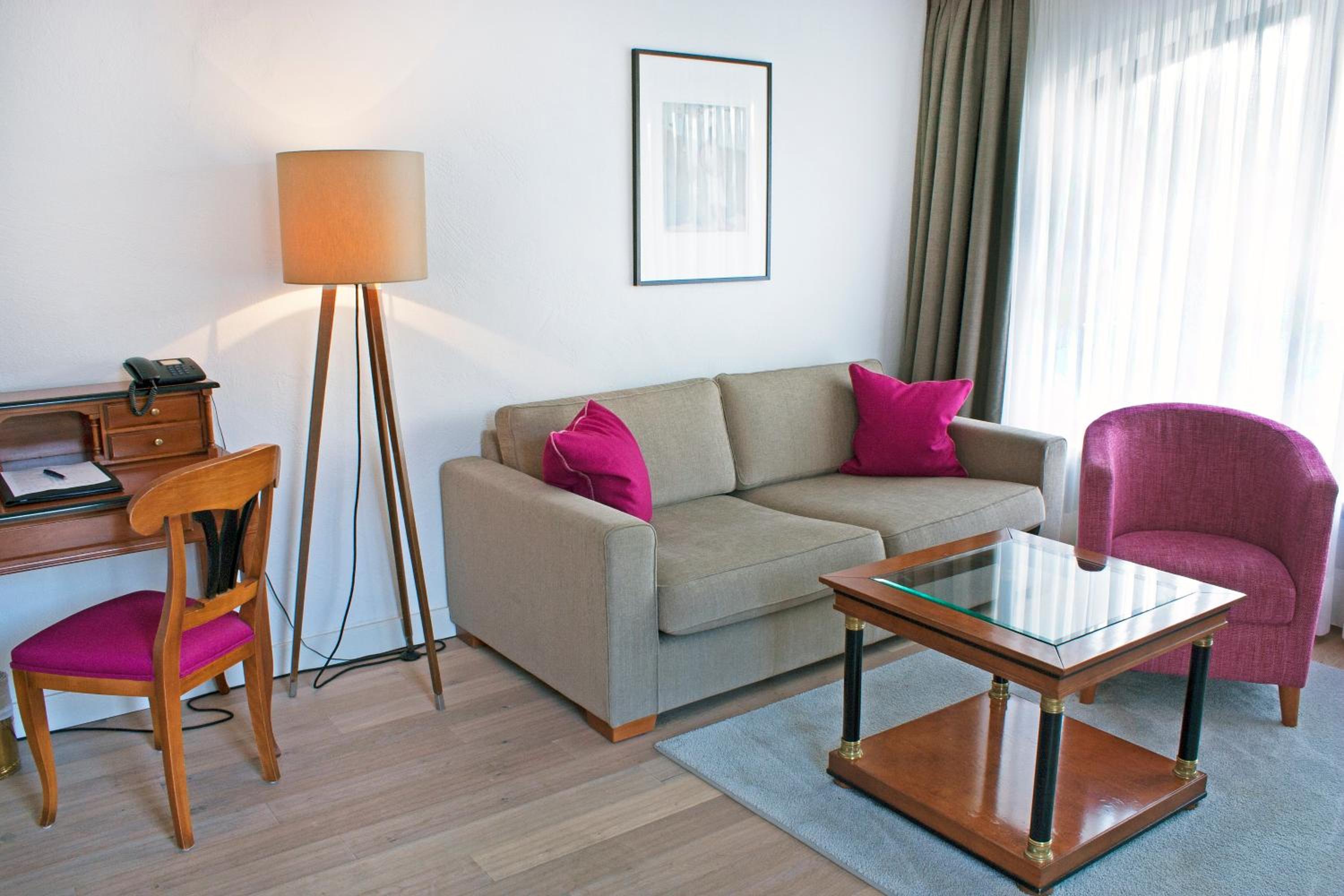 Superior Suite - Photo 8