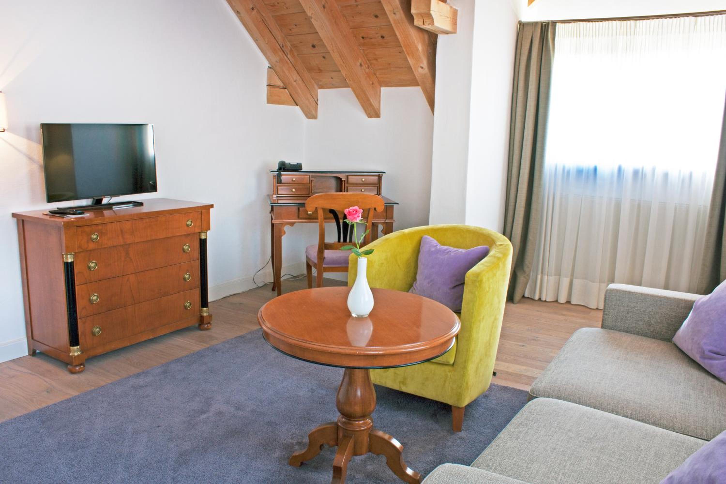 Superior Suite - Photo 10