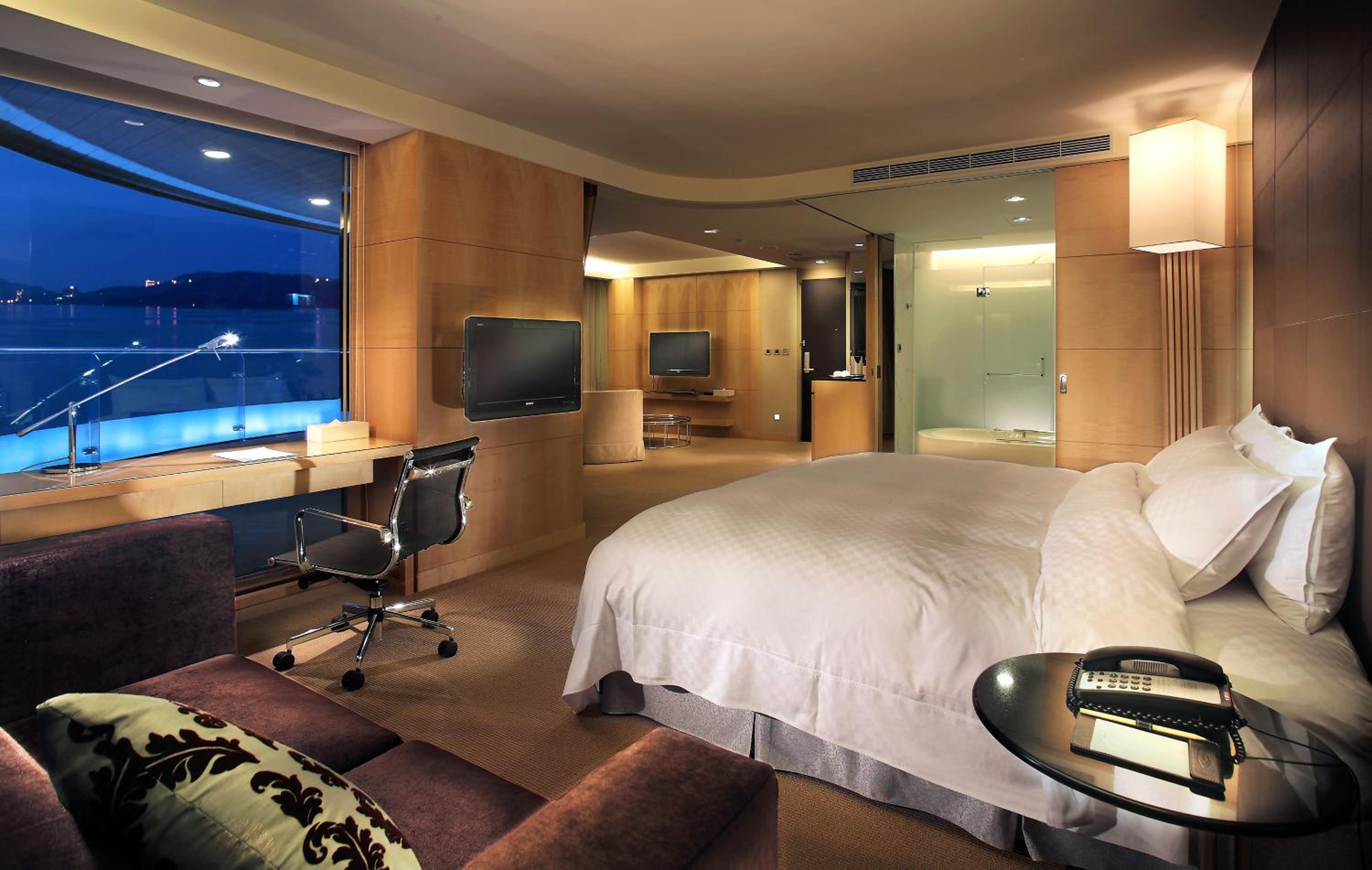 Lake Double Room with Lake View - Photo 6