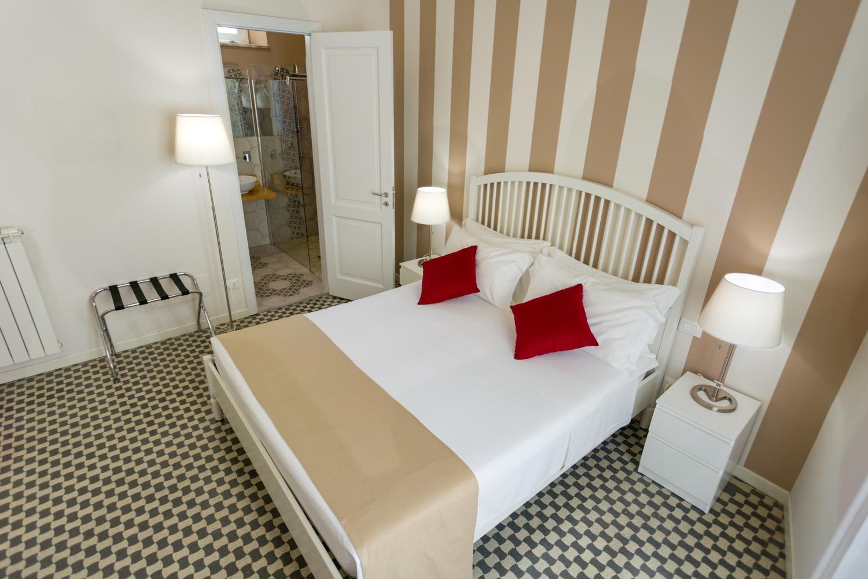 Double Room with Private Bathroom photo 2