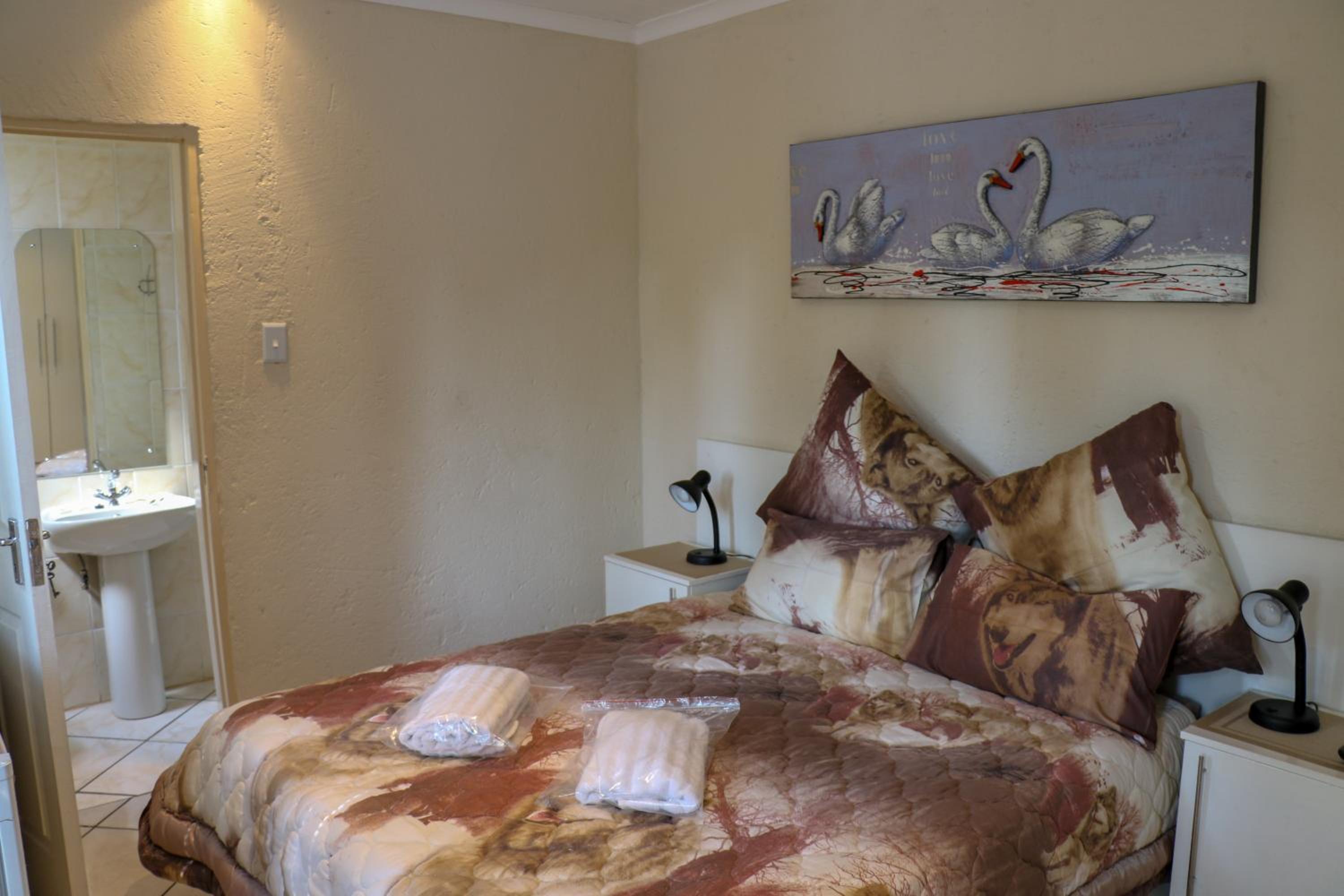 Deluxe Double Room with Shower