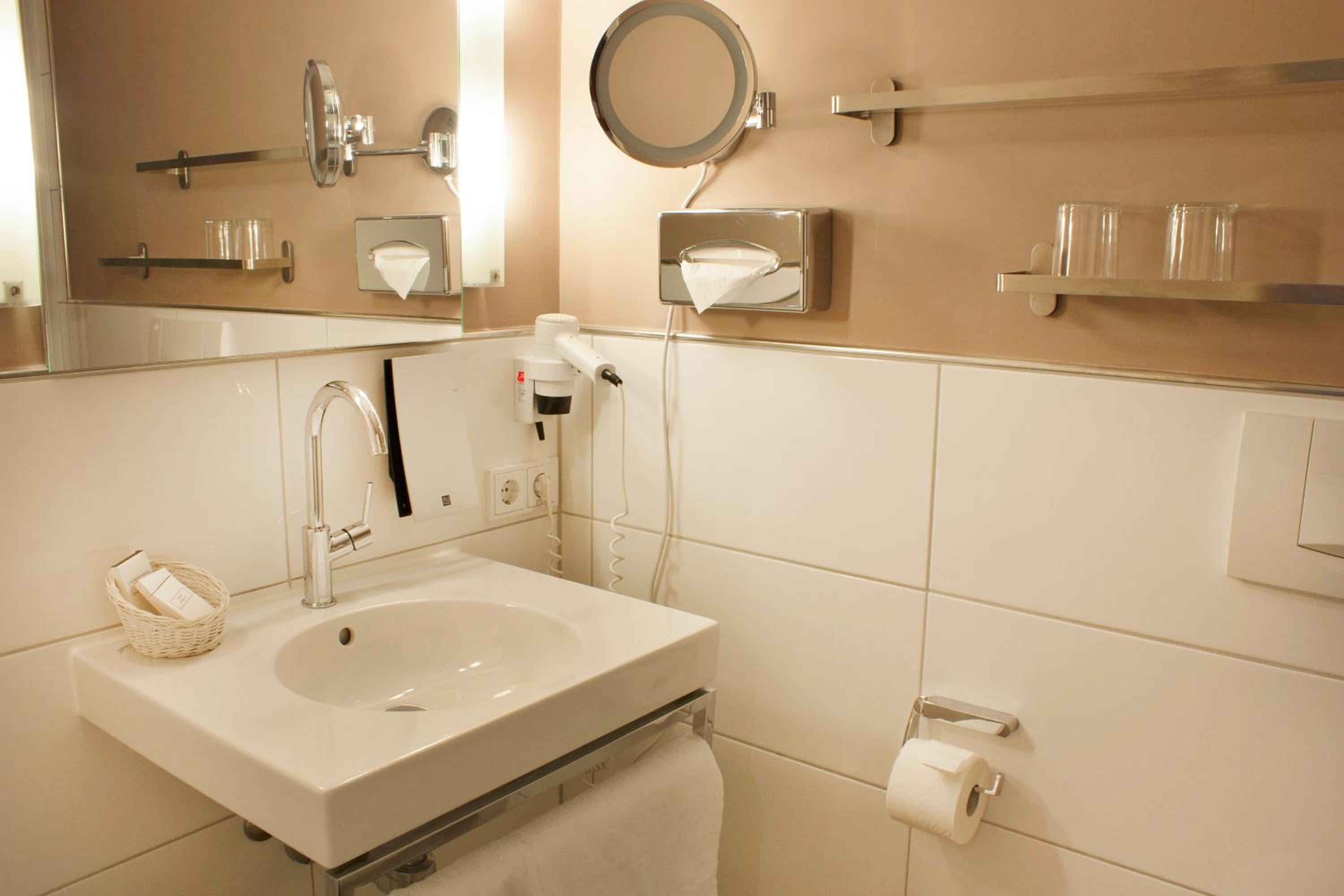 Standard  Double Room - Photo 2