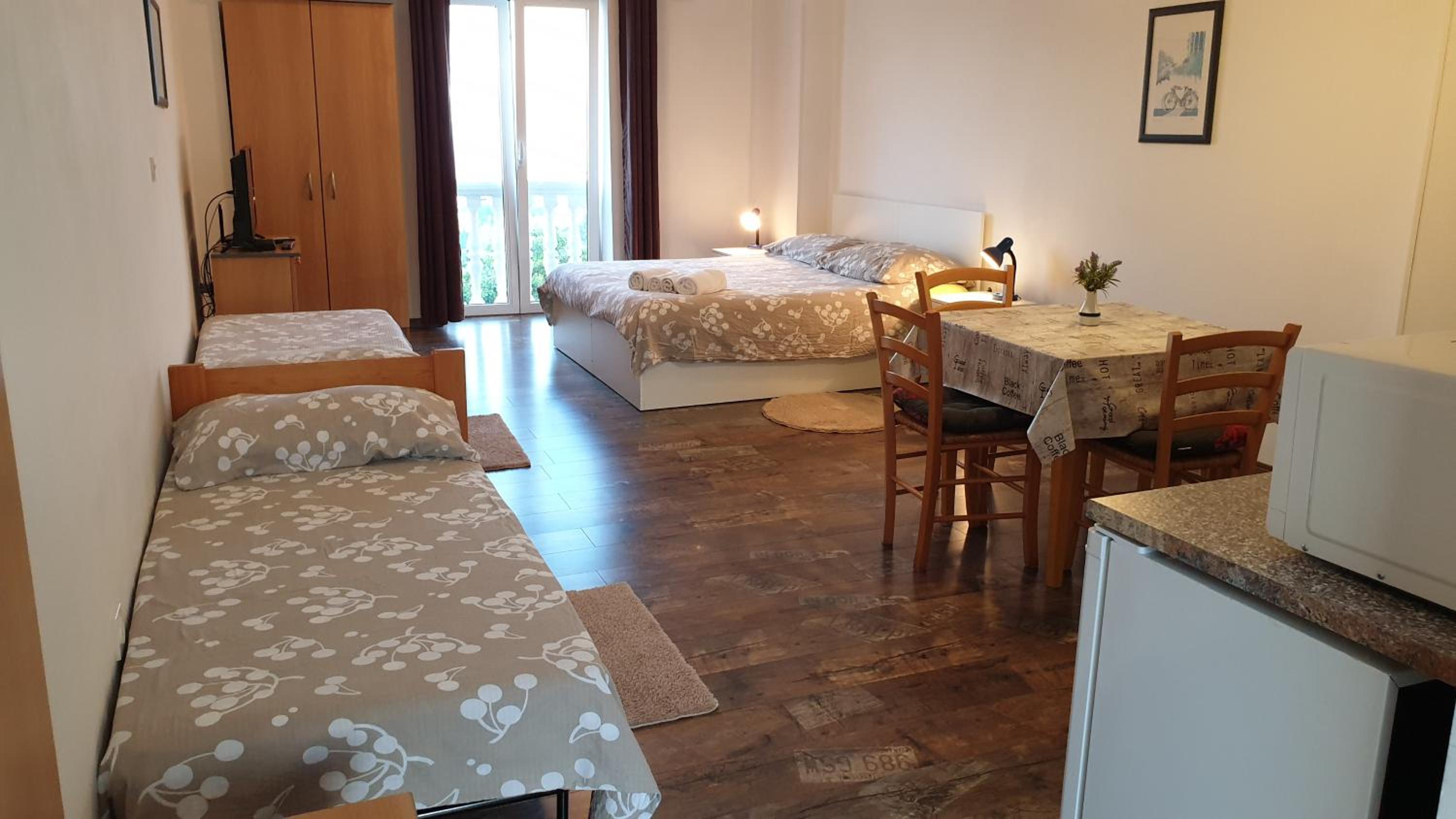 Digital Nomads Package - Apartment with Sea View with Free Cleaning and Laundry Service
