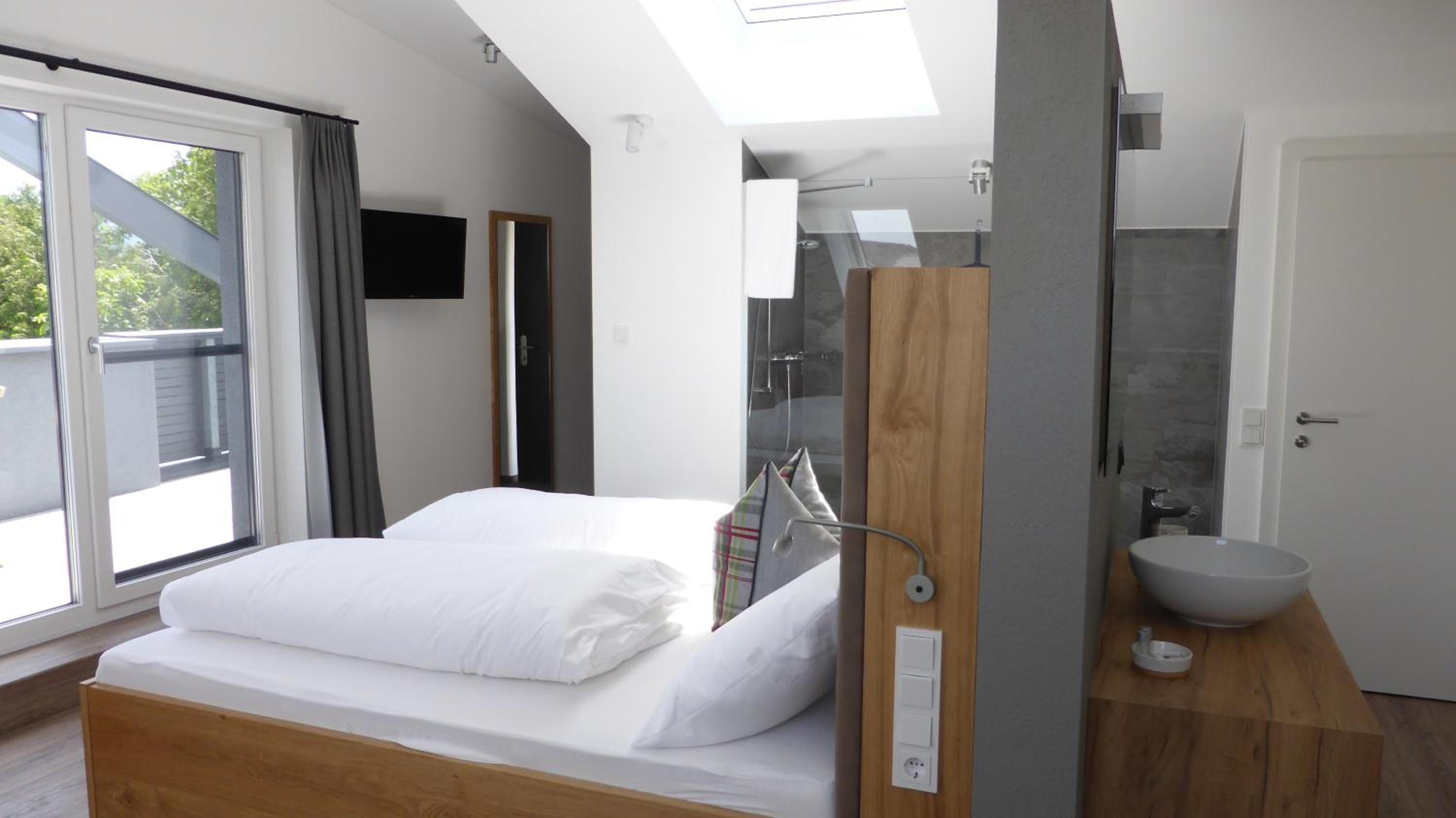 Double Room with Garden View - Photo 6