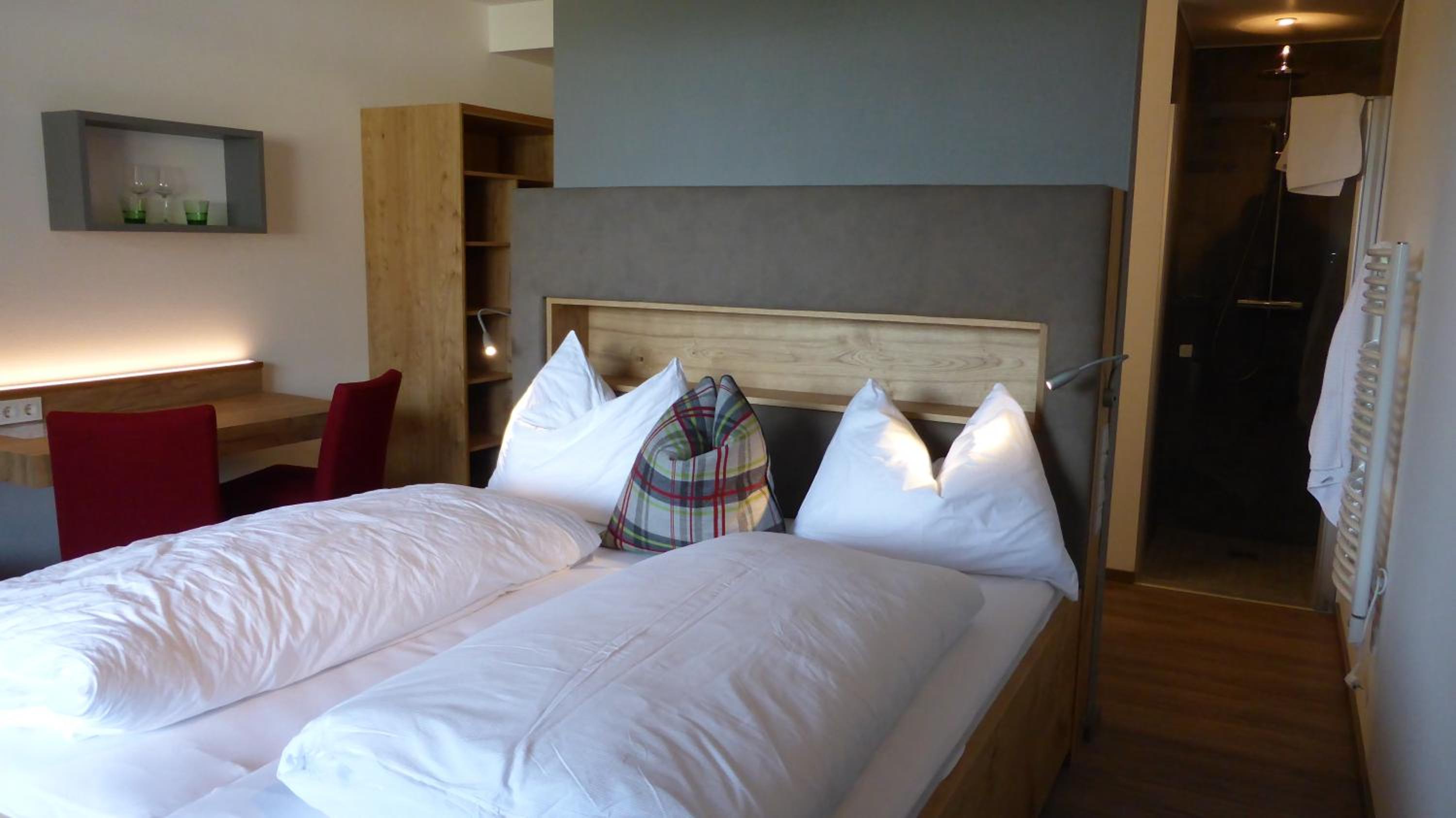Double Room with Garden View - Photo 8