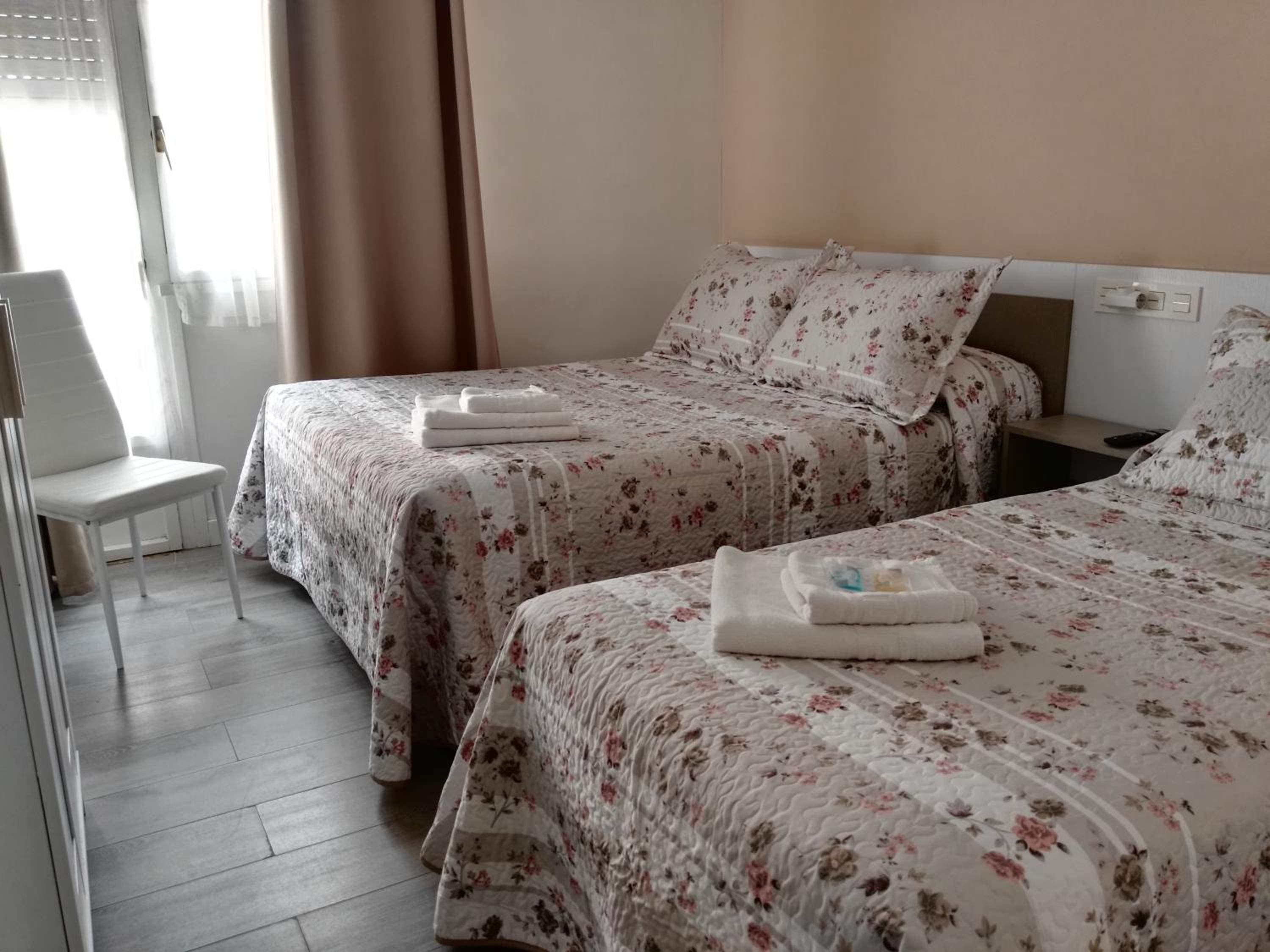 Habitación Doble o con Dos Camas con Baño Privado Externo