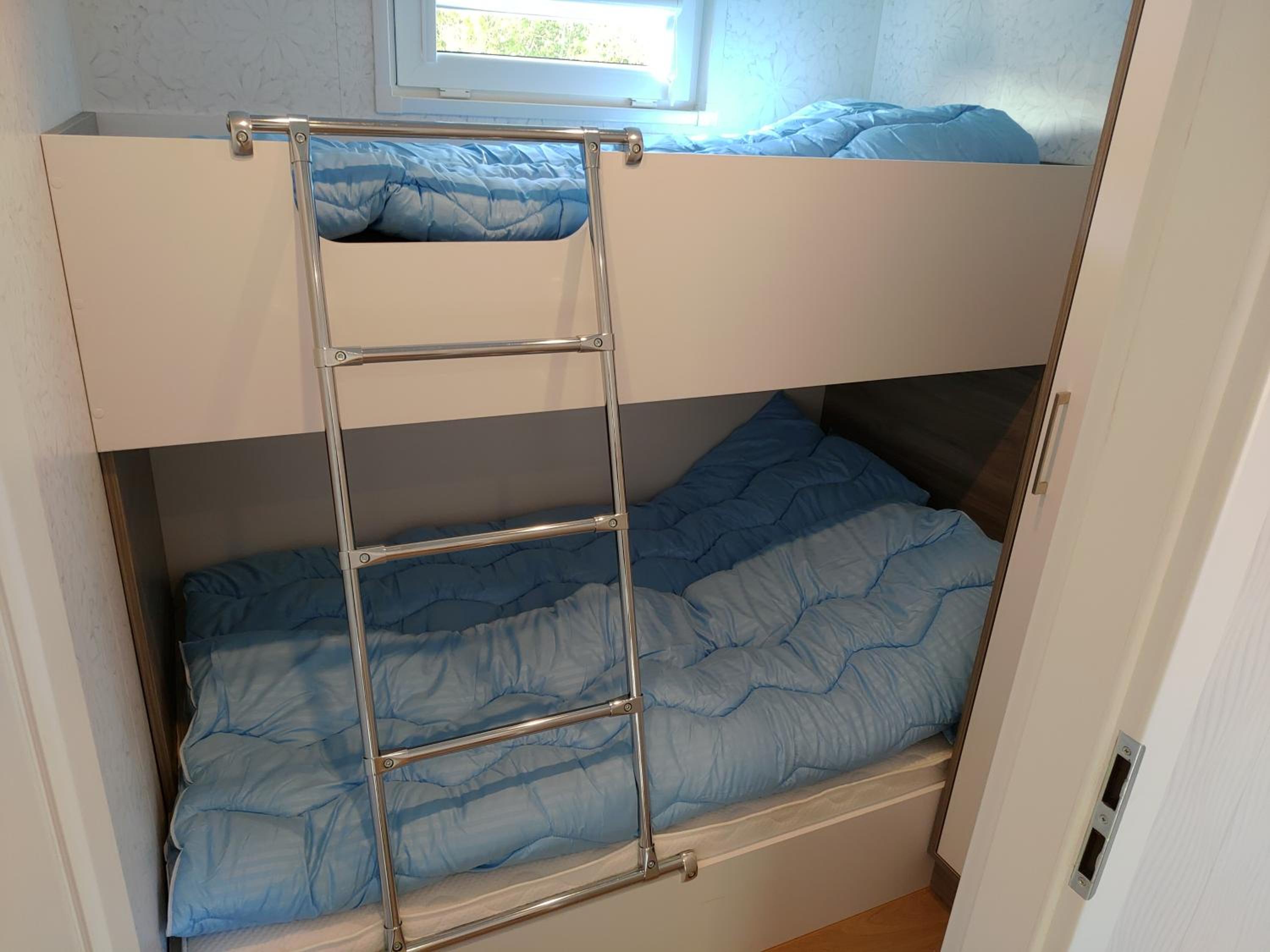 Mobile Home photo 3