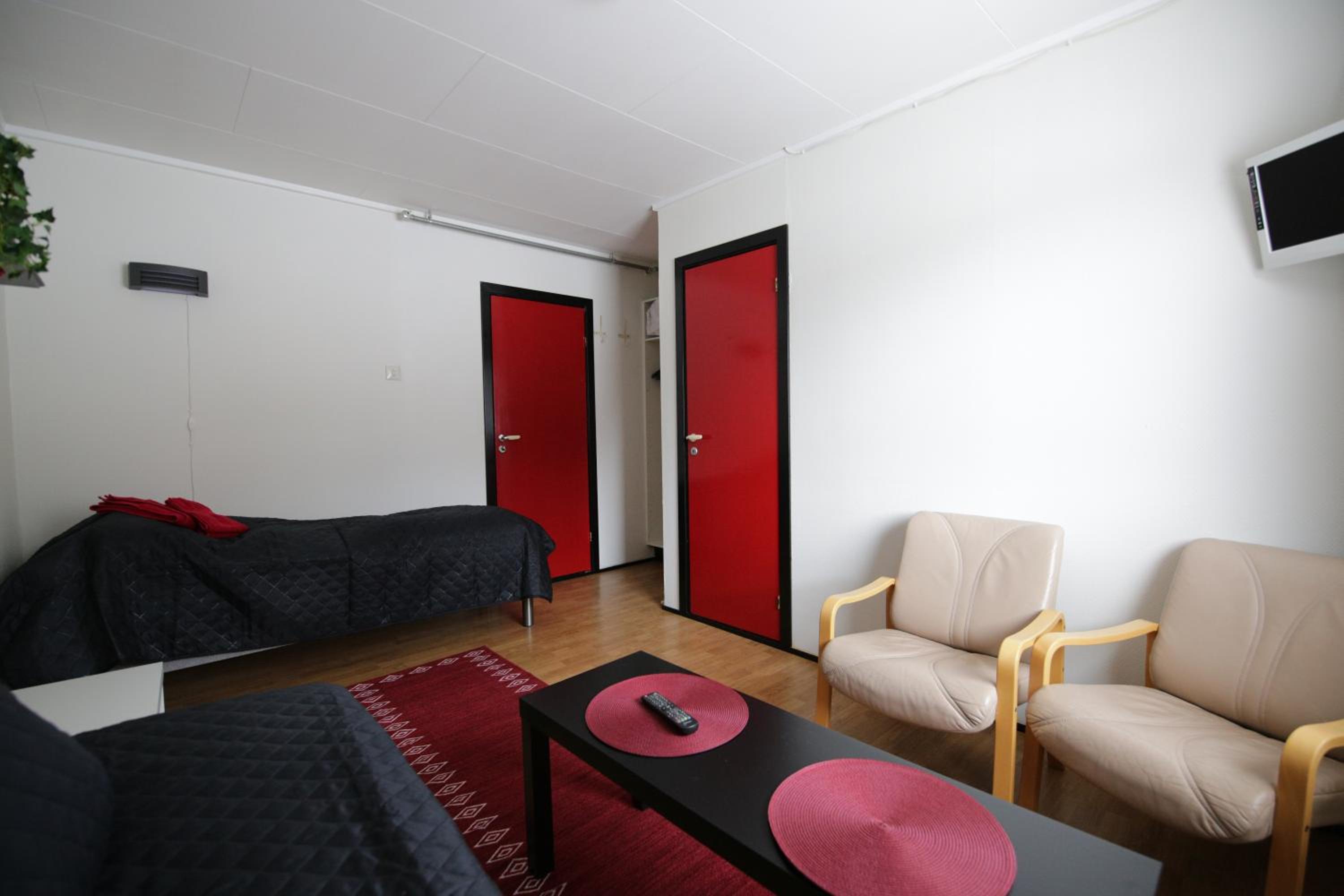 Twin Room with Bathroom - Photo 6