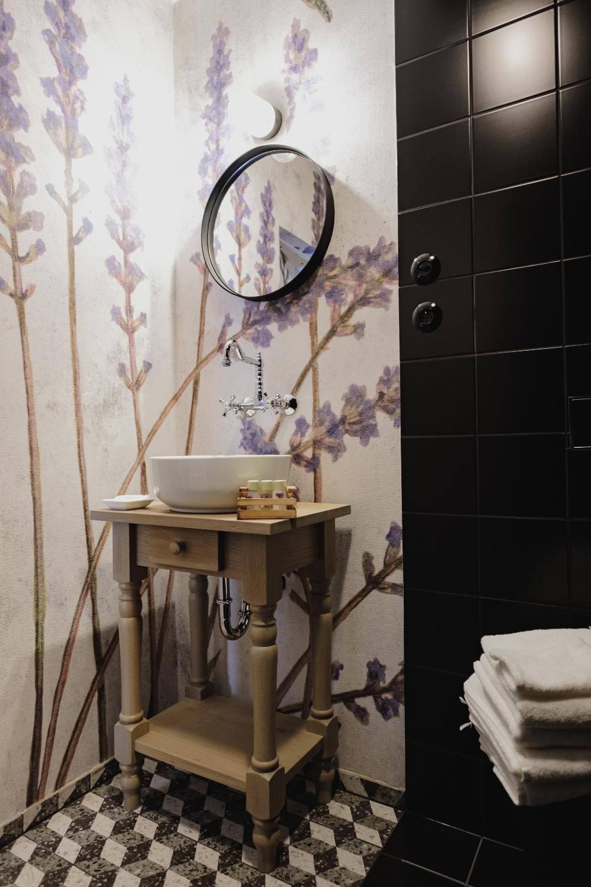 Double Room - Photo 14