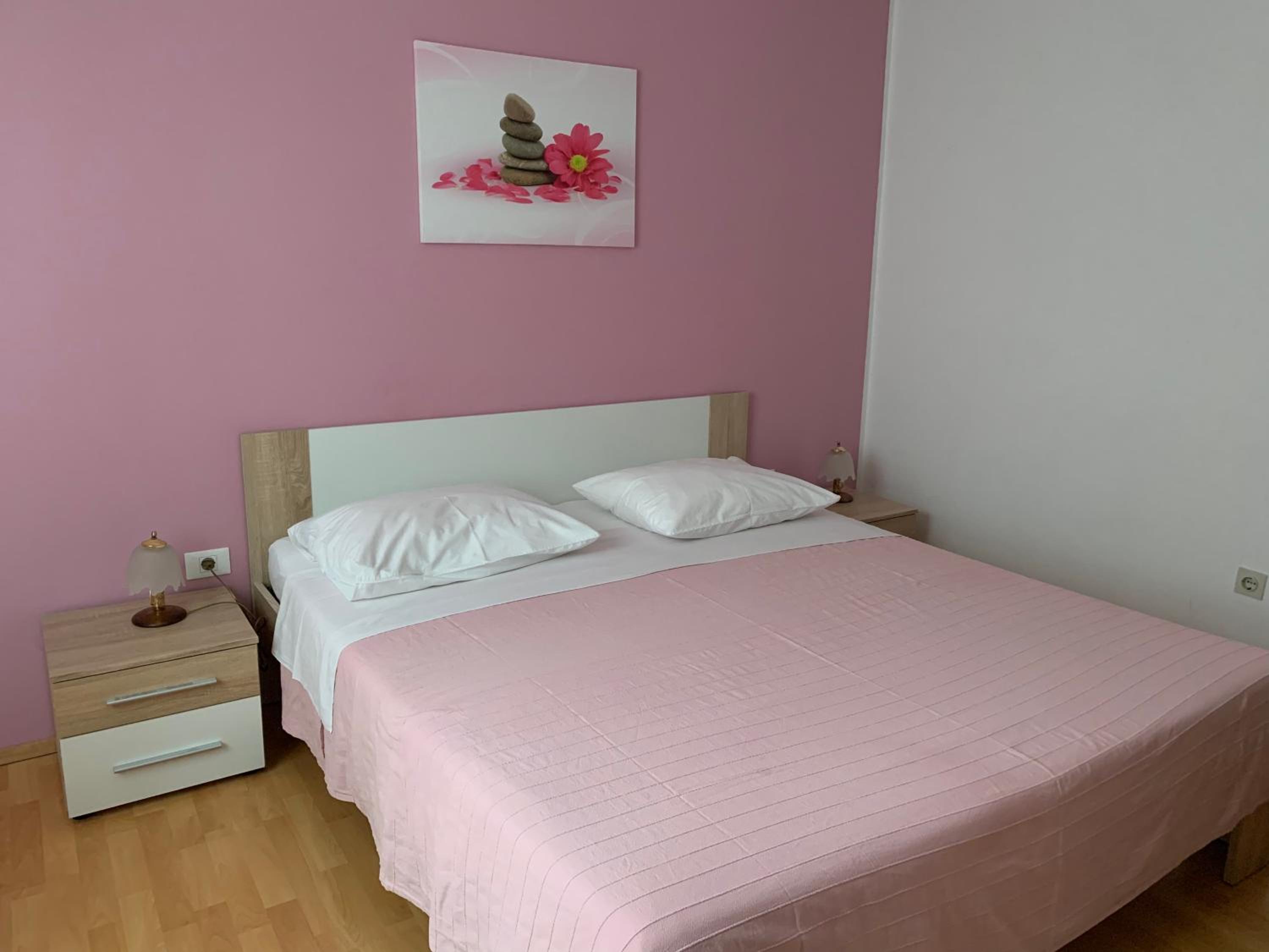 One-Bedroom Apartment with Terrace photo 1
