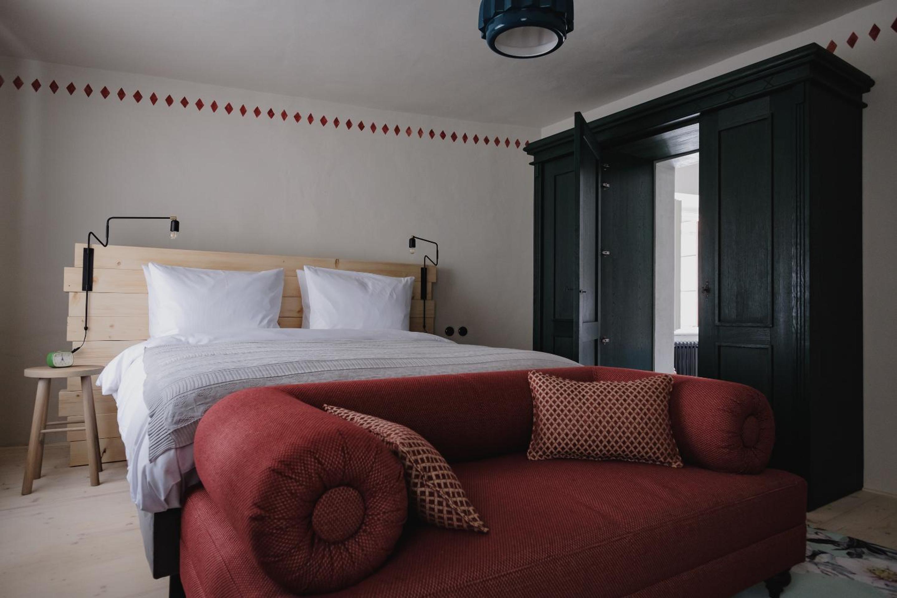 Deluxe Double Room - Photo 9