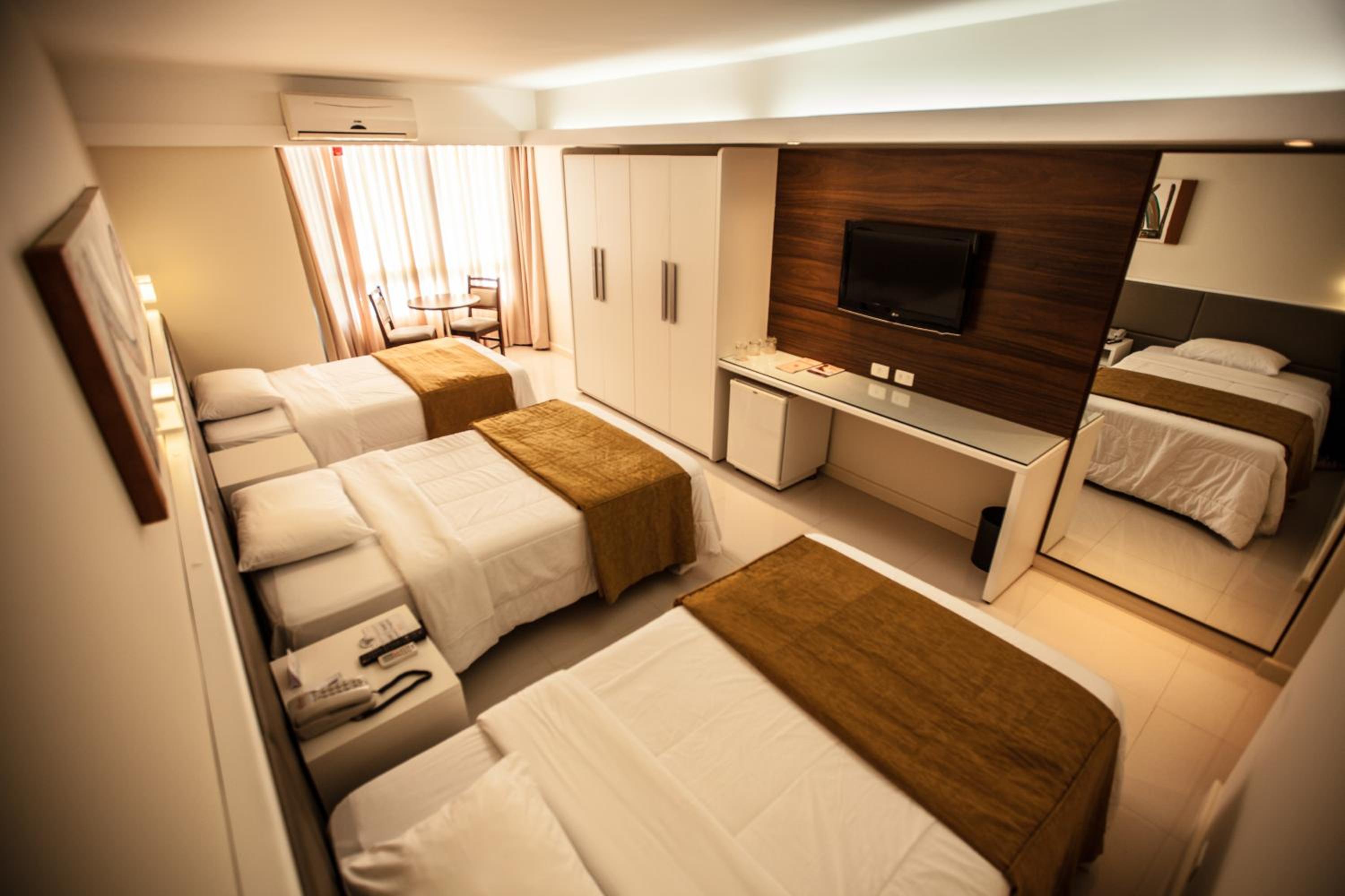 Deluxe Triple Room thumbnail 6