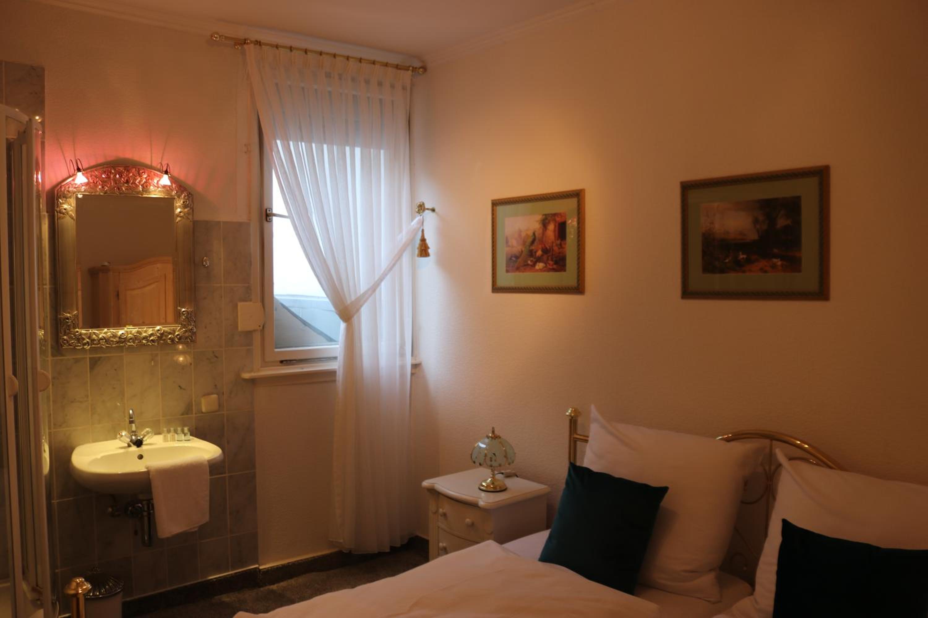 Large Double Room