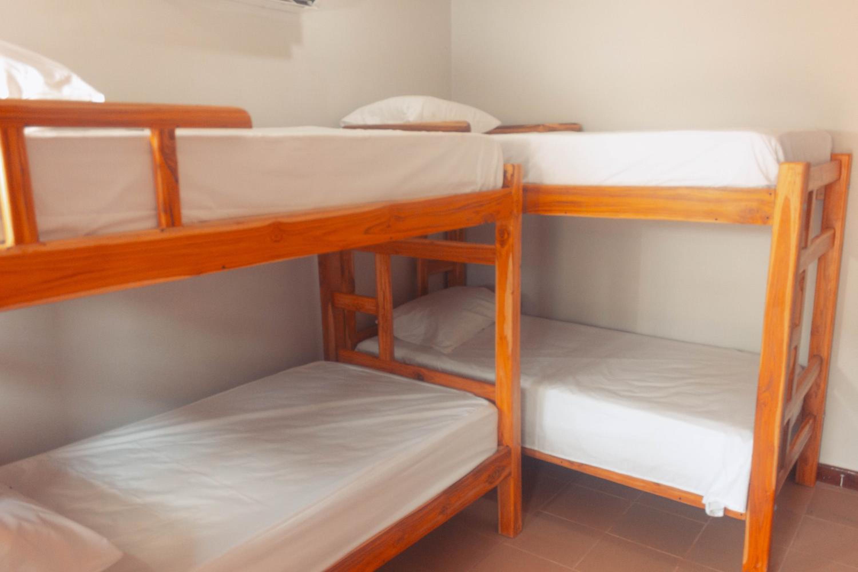 Quadruple Room with Private Bathroom photo 2