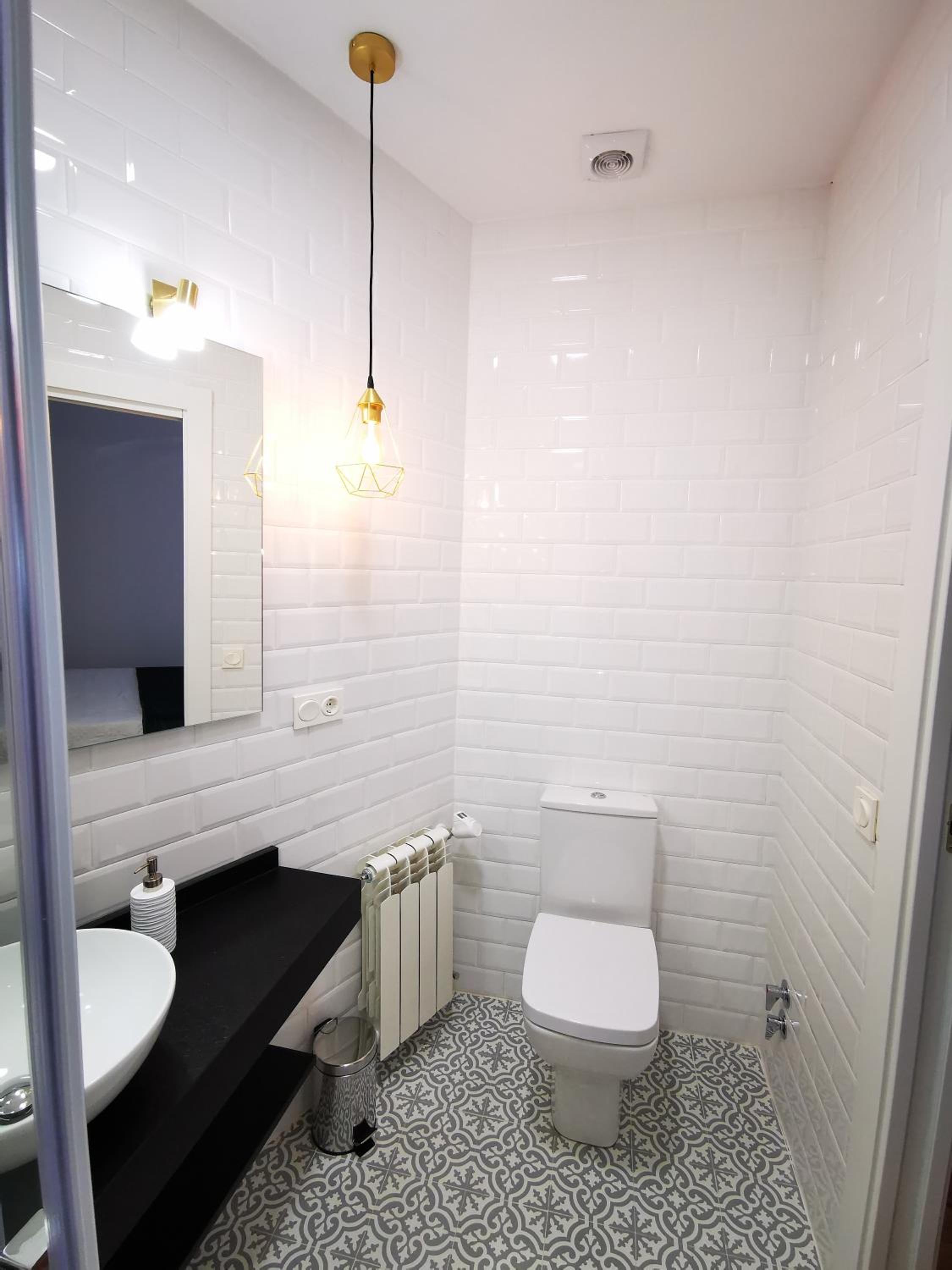 Executive Suite - Photo 17