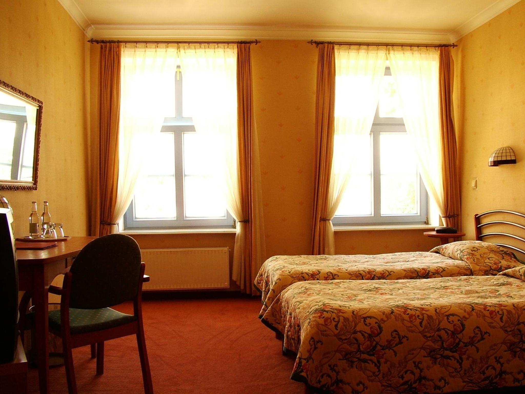 Standard Twin Room - Photo 5