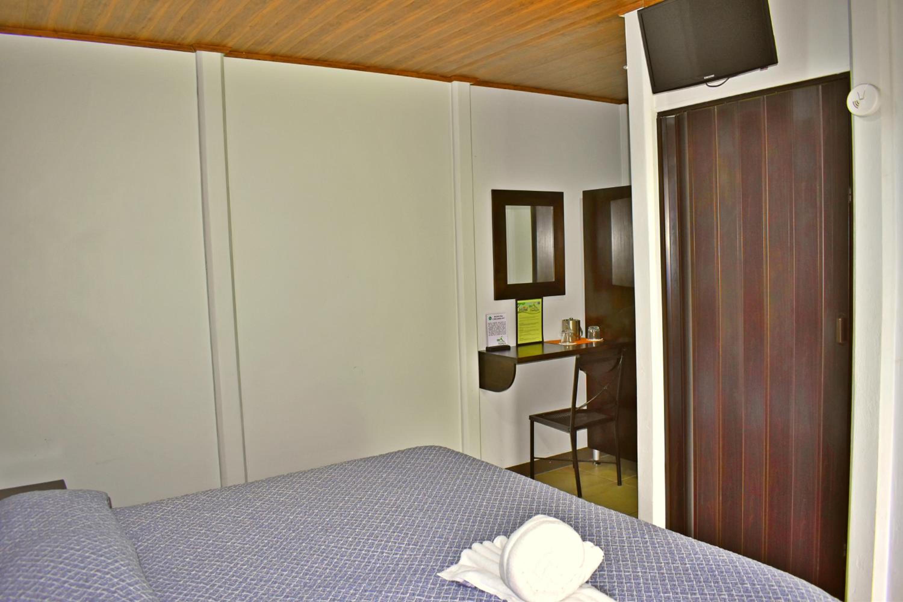 Double Room - Photo 6