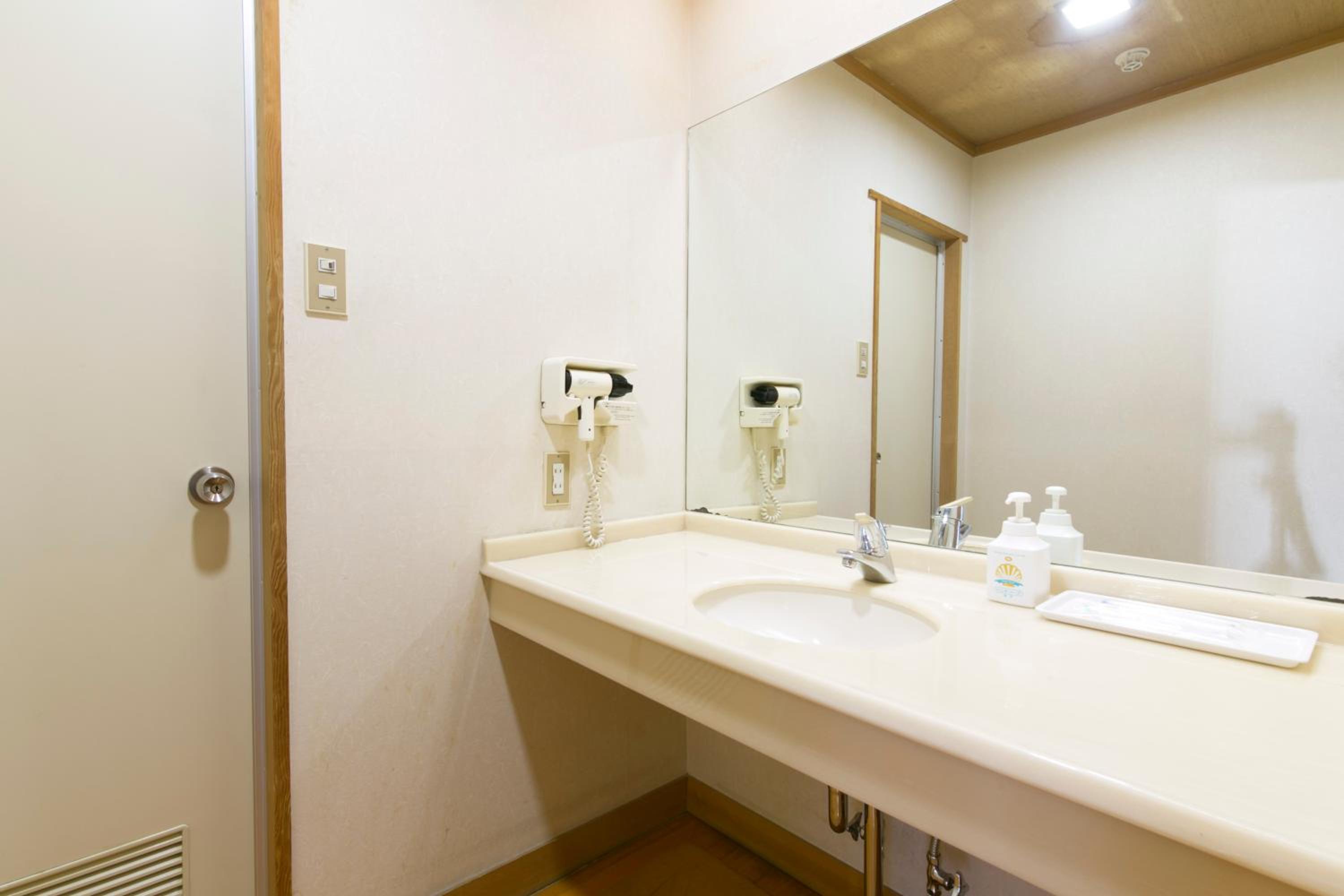 Standard Quadruple Room - Photo 4