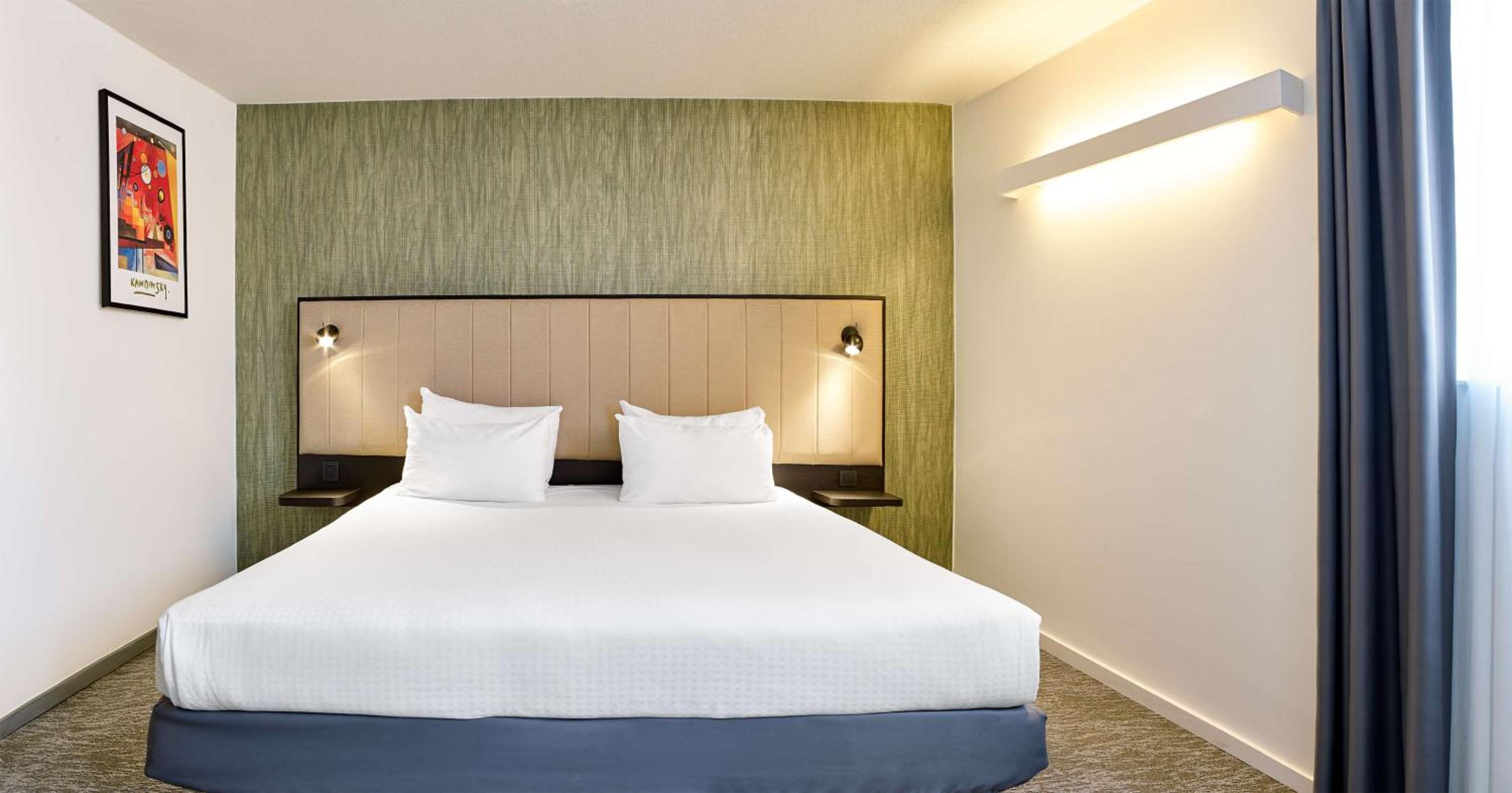 Superior King Room - Non-Smoking - Photo 13