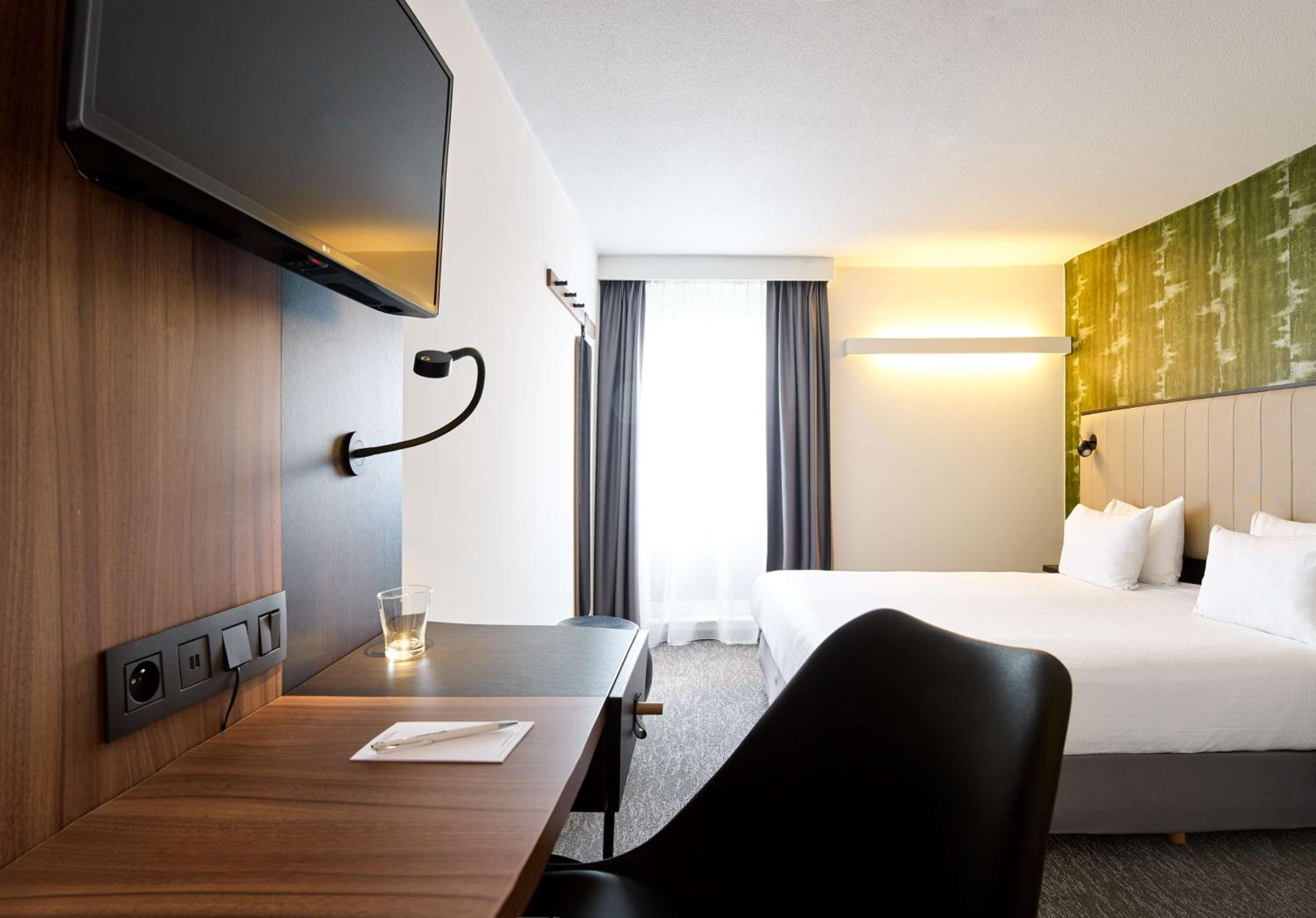 Superior King Room - Non-Smoking - Photo 14