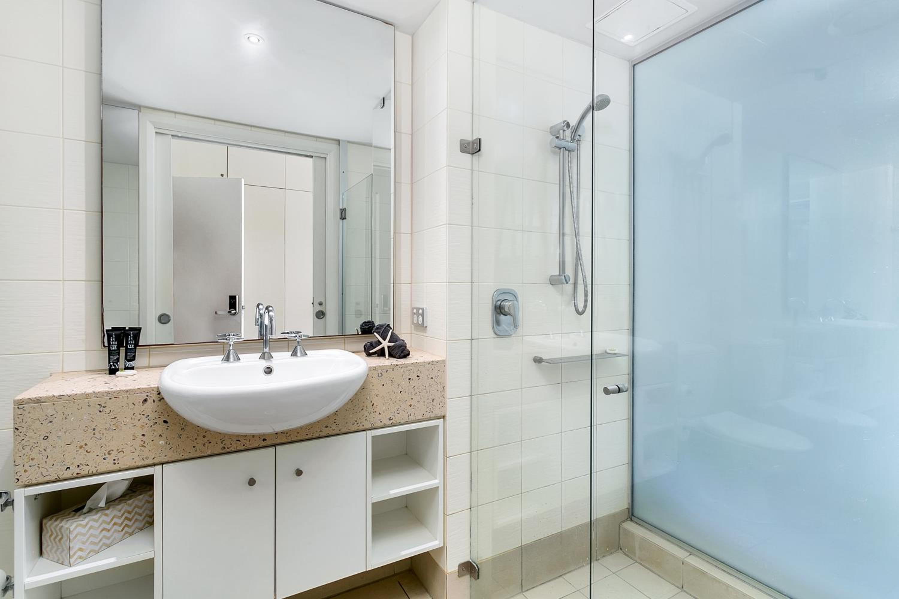Studio Apartment - #4111 photo 3