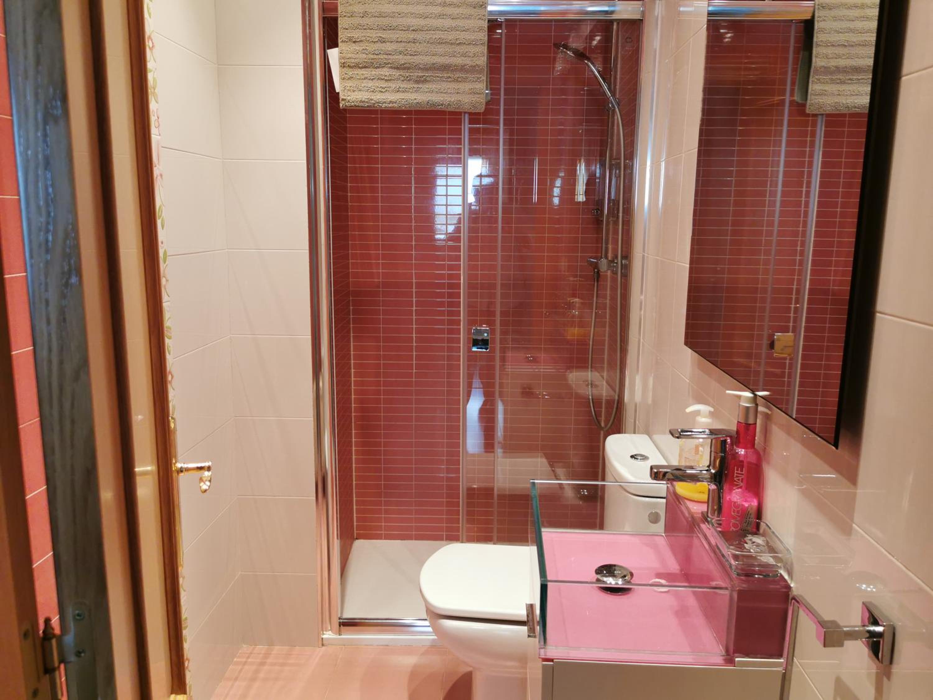 Two-Bedroom Apartment - Photo 23