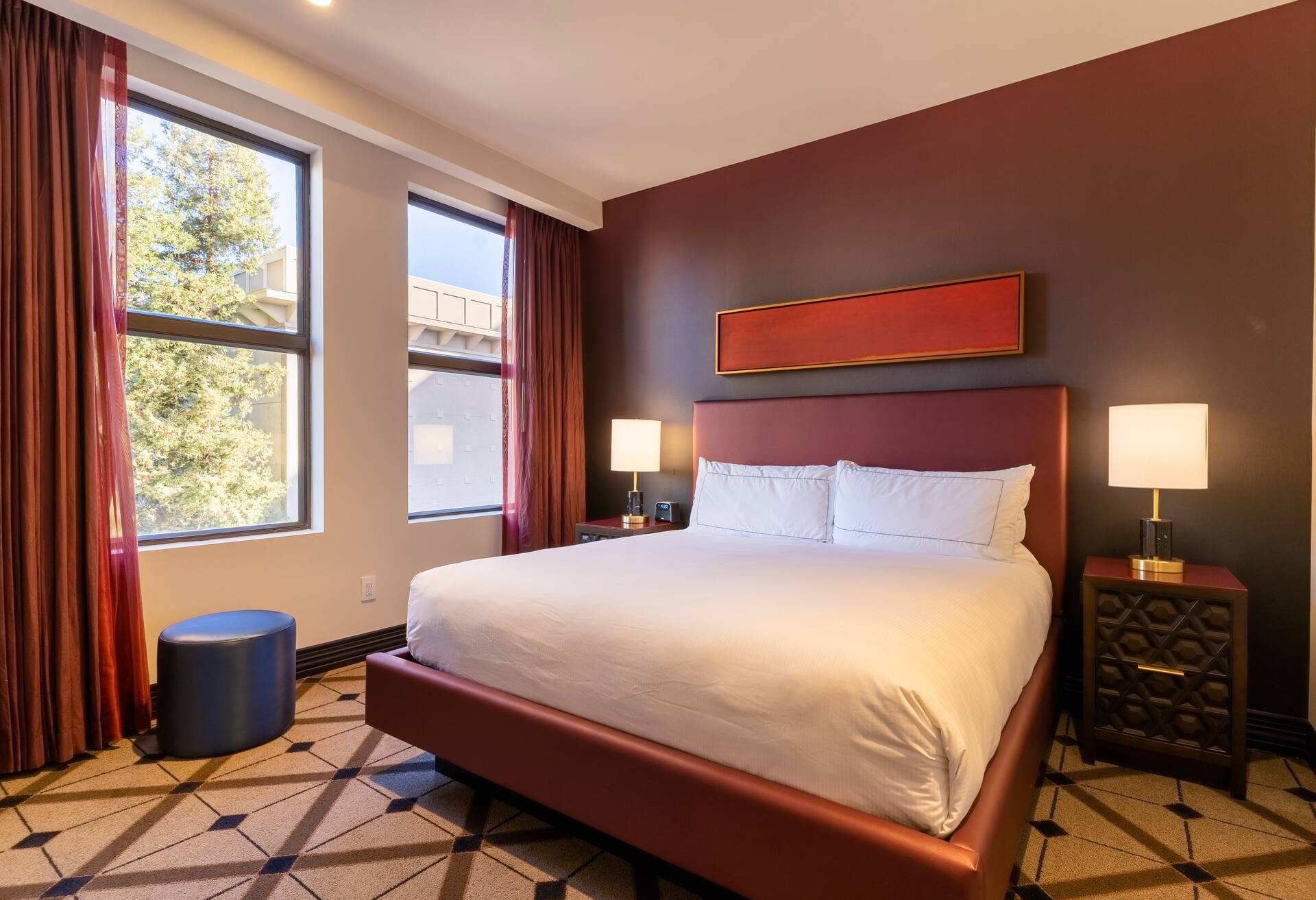 1 King Bedroom Jr Ste Mobility Acc W/ri Shwr photo 1