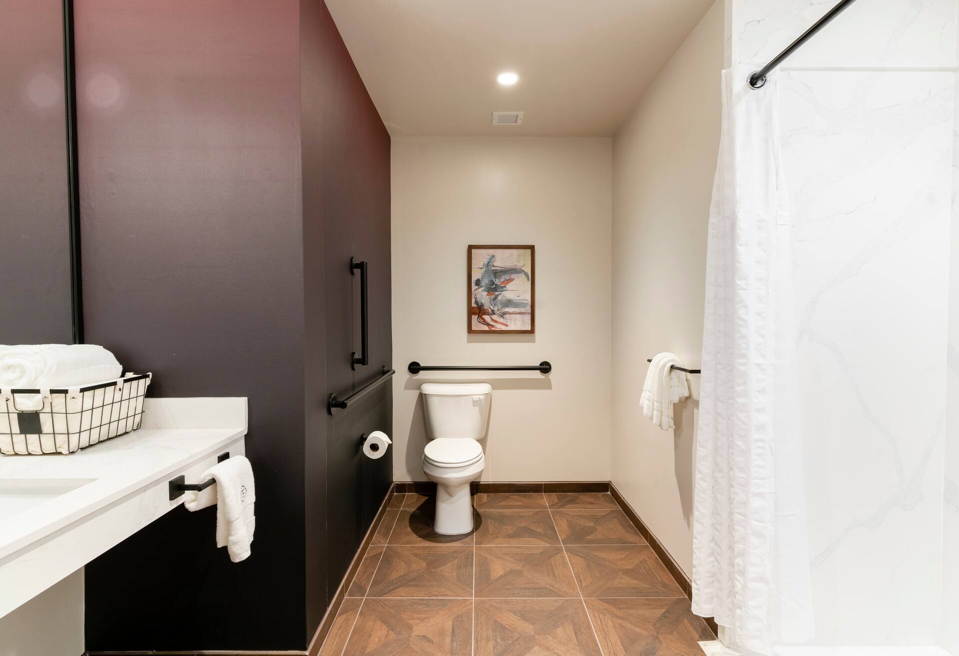 1 King Bedroom Jr Ste Mobility Acc W/ri Shwr photo 2