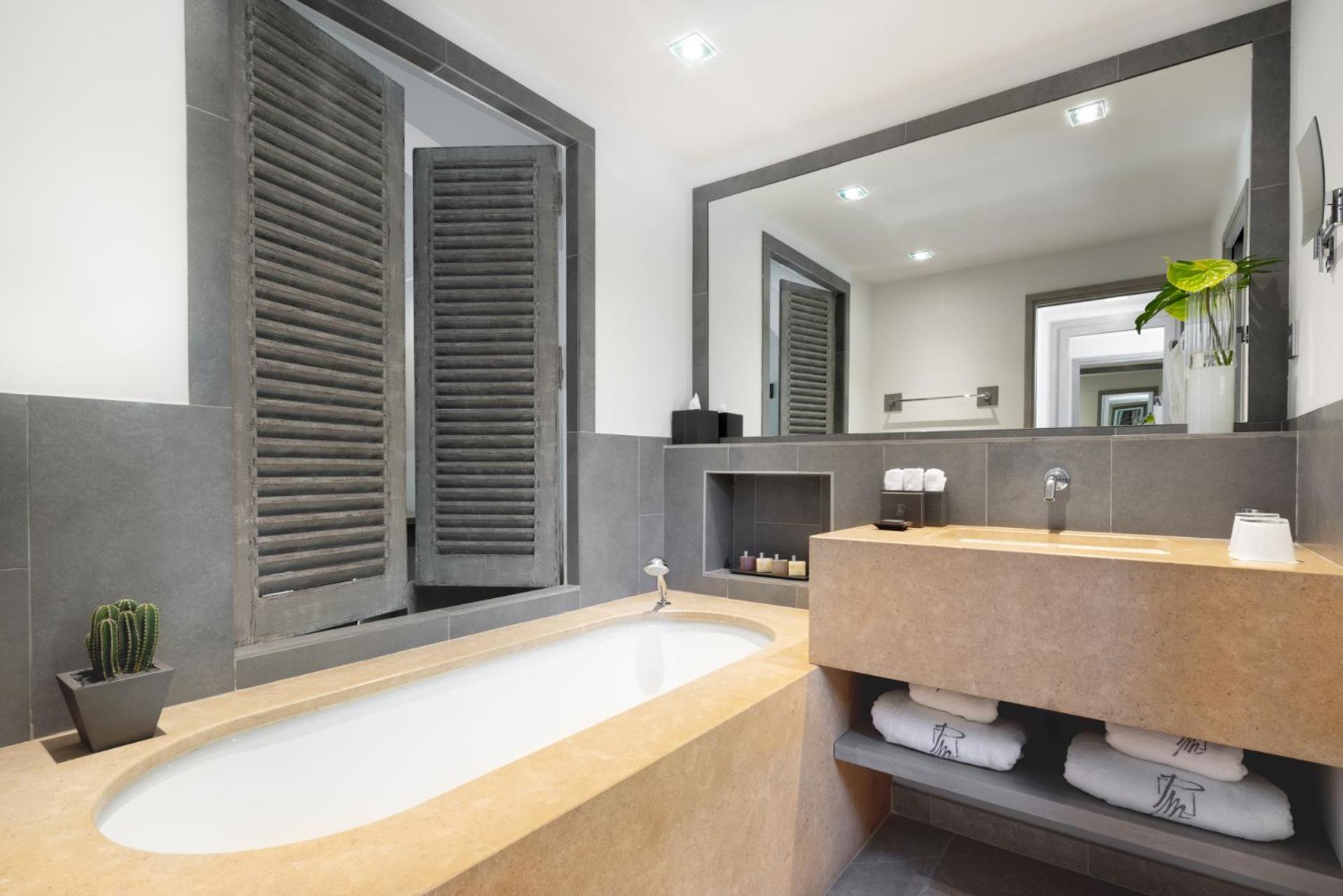 Superior Double or Twin Room photo 2
