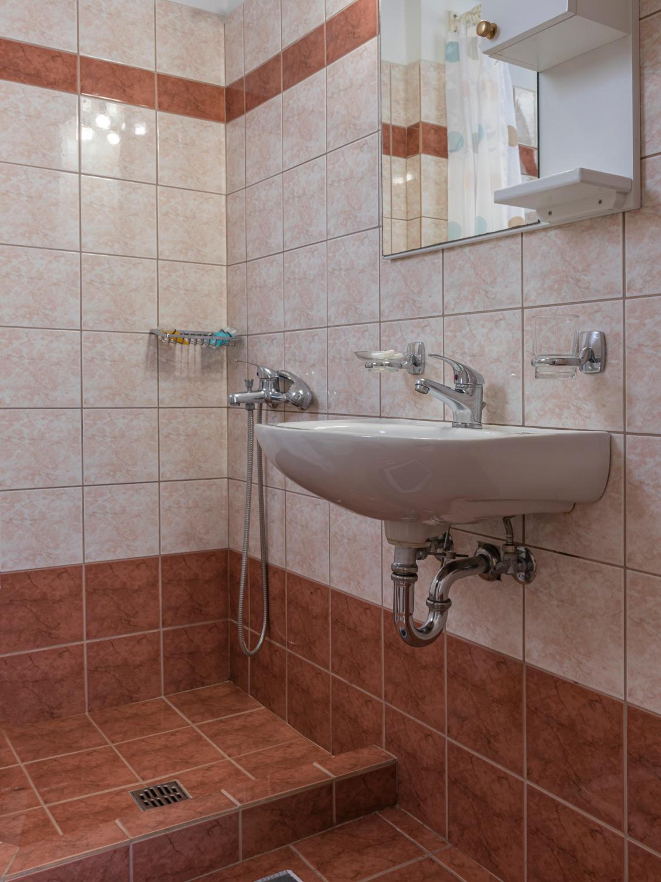 Studio (3 Adults) - Photo 6