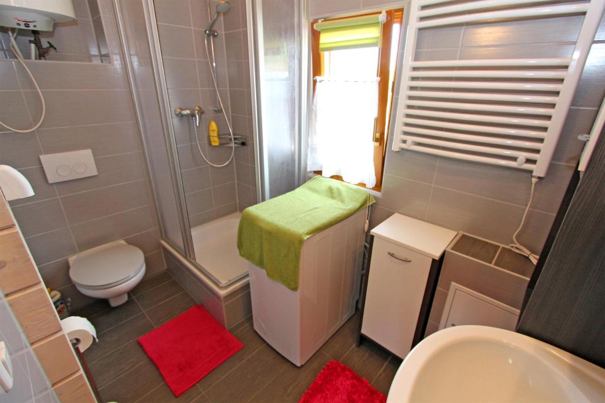 Three-Bedroom House photo 3