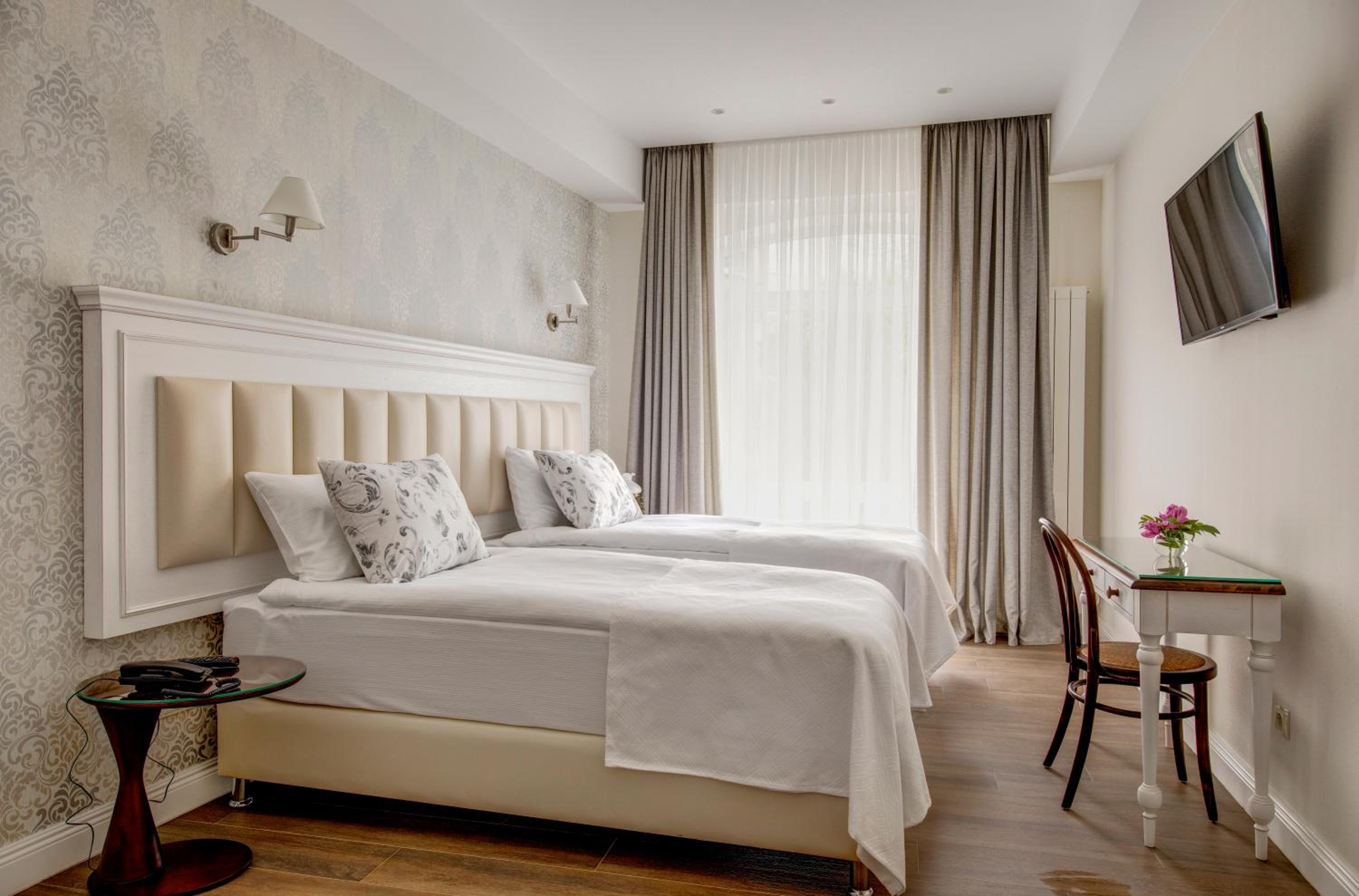 Standard Double or Twin Room - Photo 3