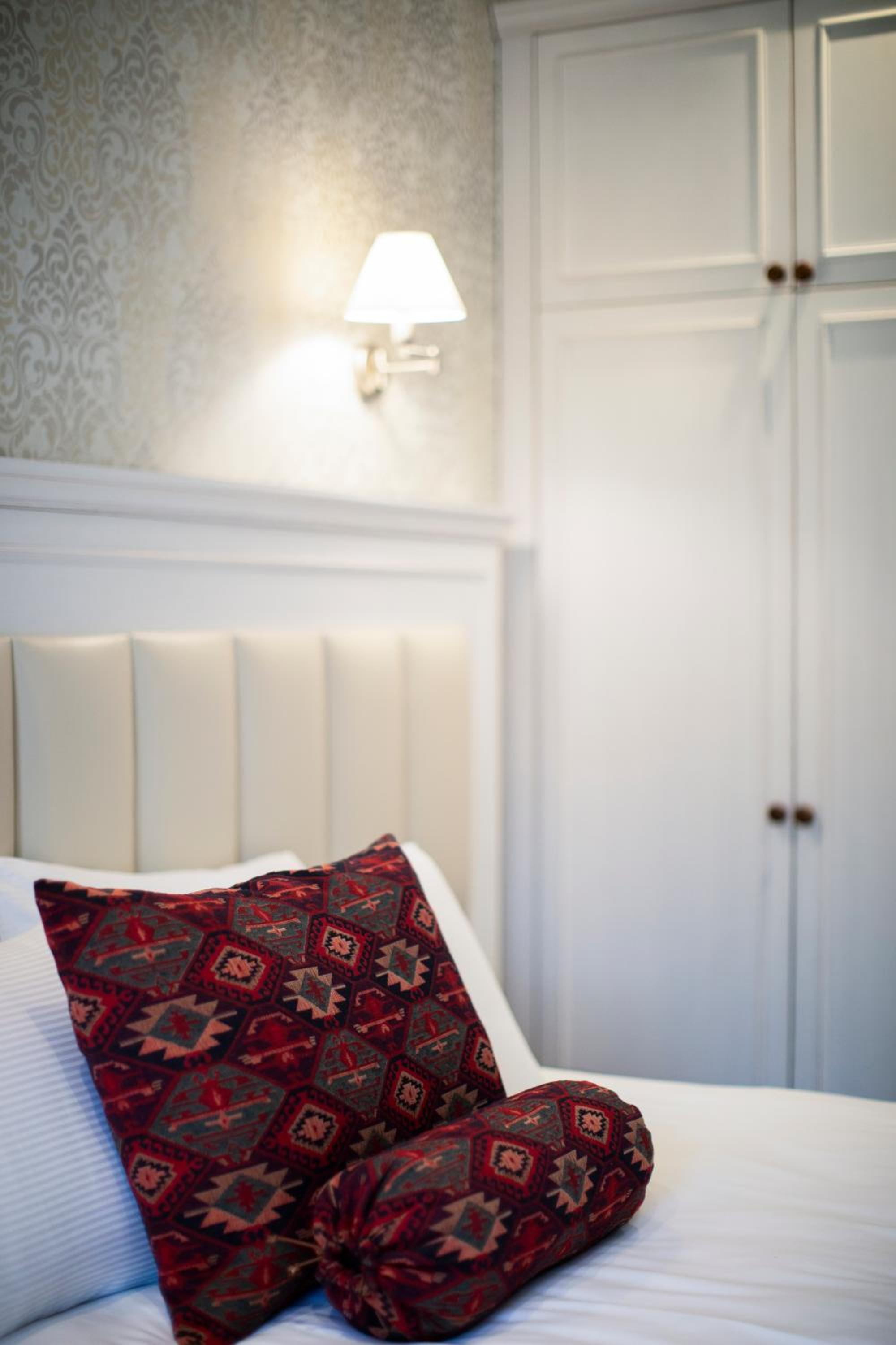 Standard Double or Twin Room - Photo 7