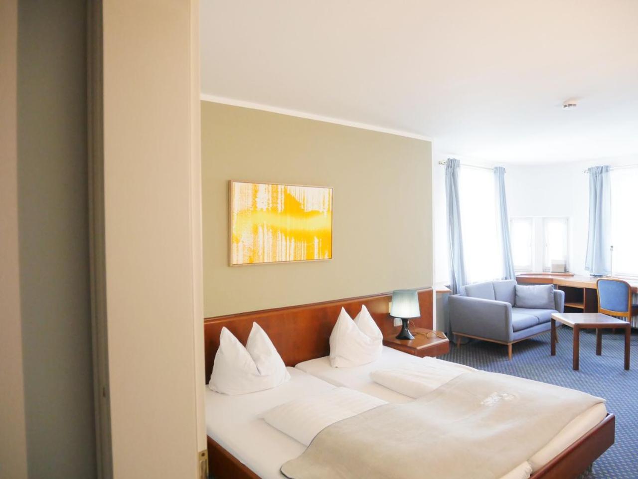 Double Room with Private Bathroom - Photo 1