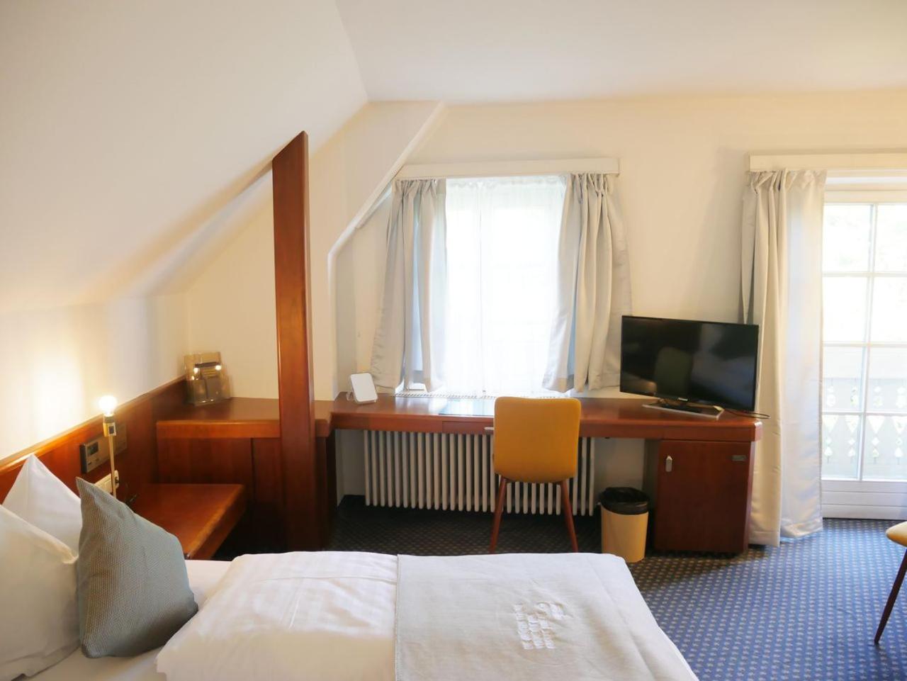 Double Room with Private Bathroom - Photo 21