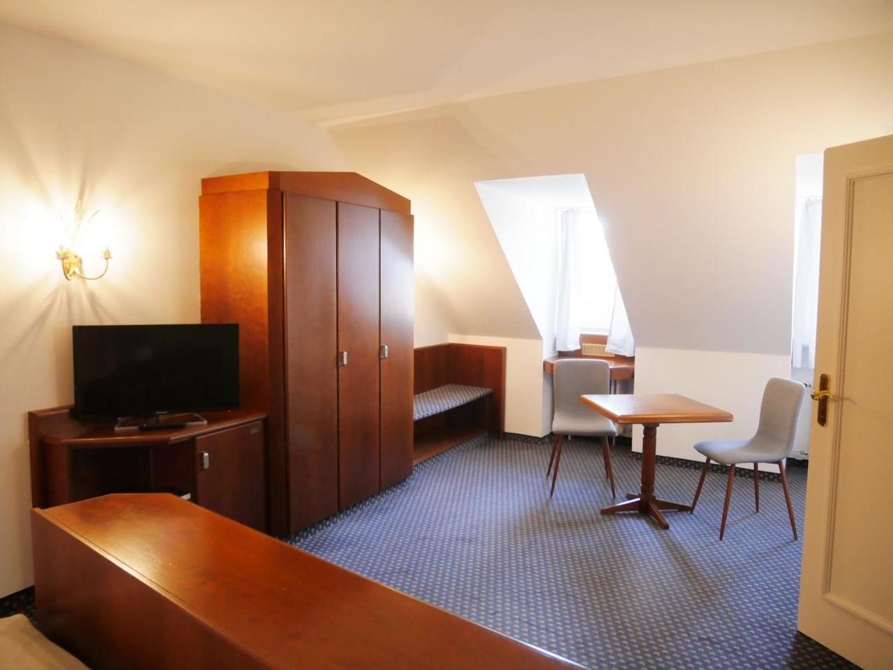 Double Room with Private Bathroom - Photo 5