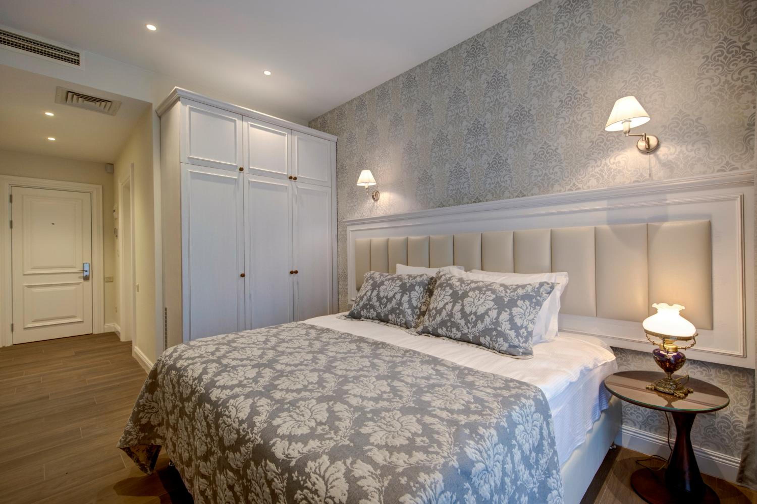 Standard Double or Twin Room - Photo 2
