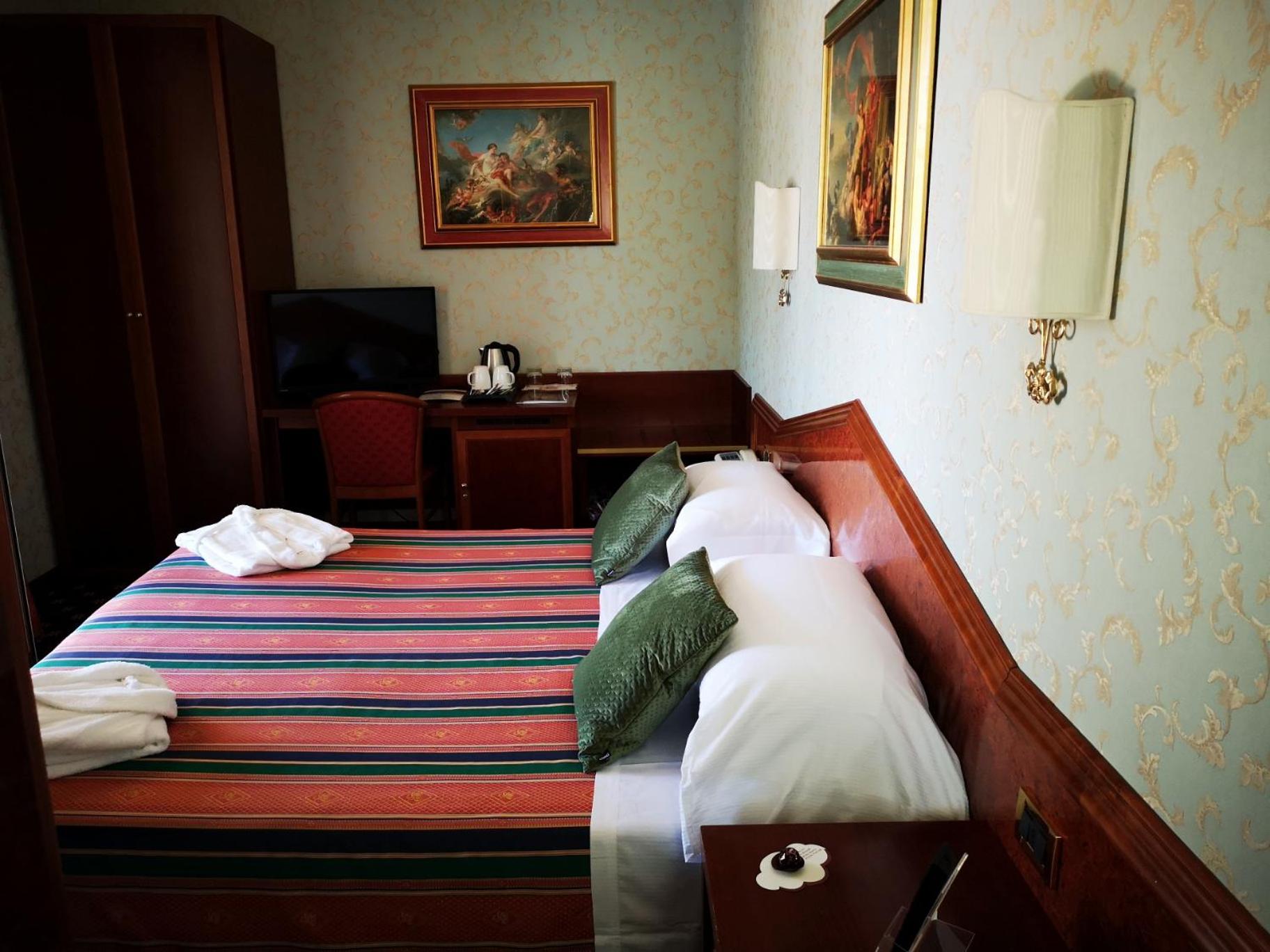 Junior Suite with Balcony