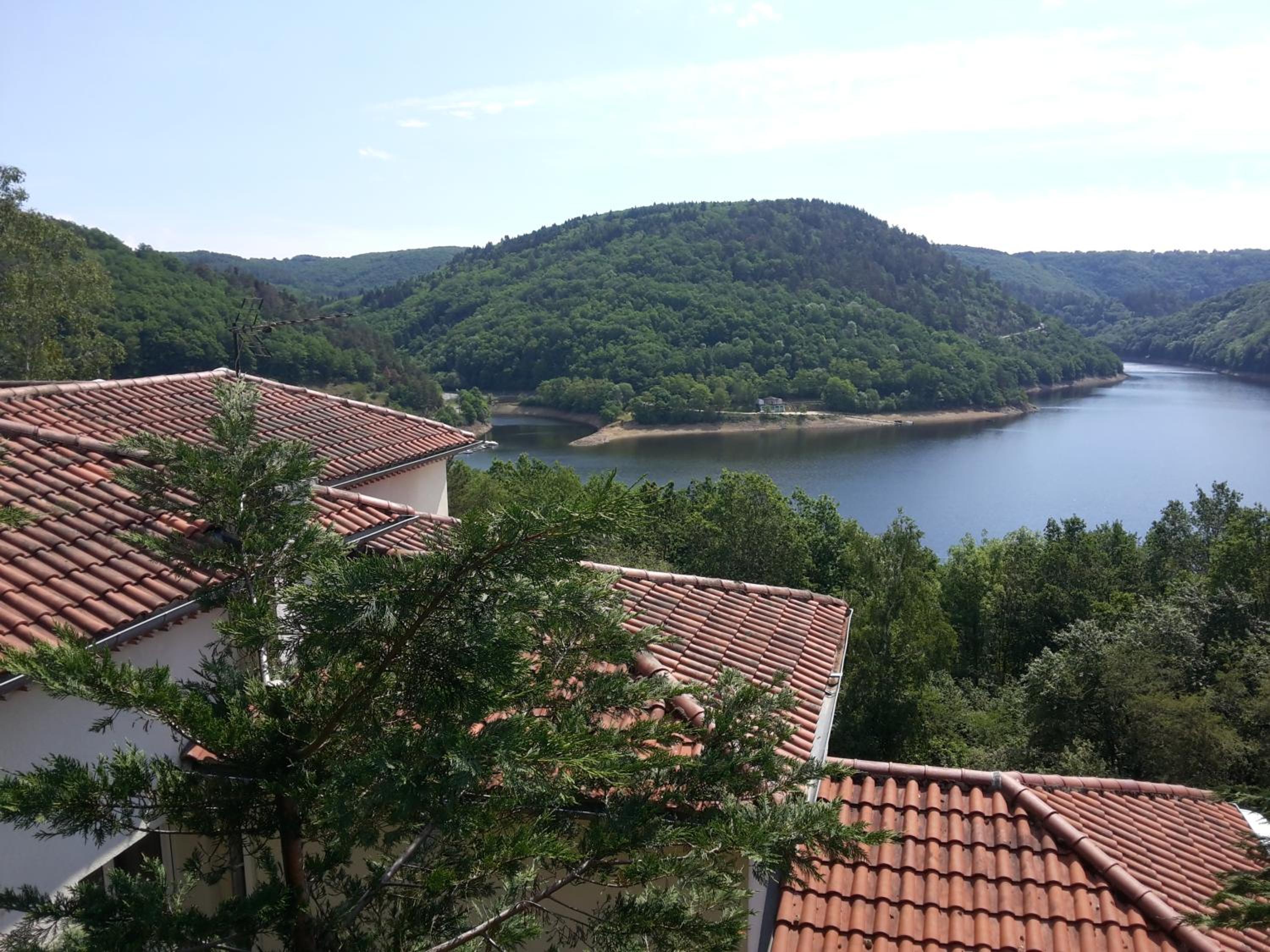 Double Room with Lake View - Photo 10