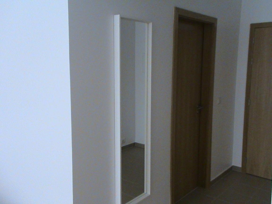 Family Room with Private Bathroom - Photo 10