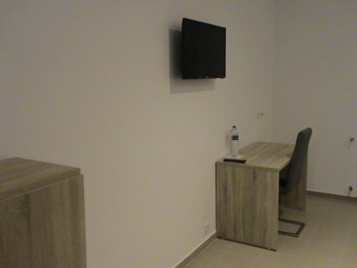 Twin Room - Photo 3