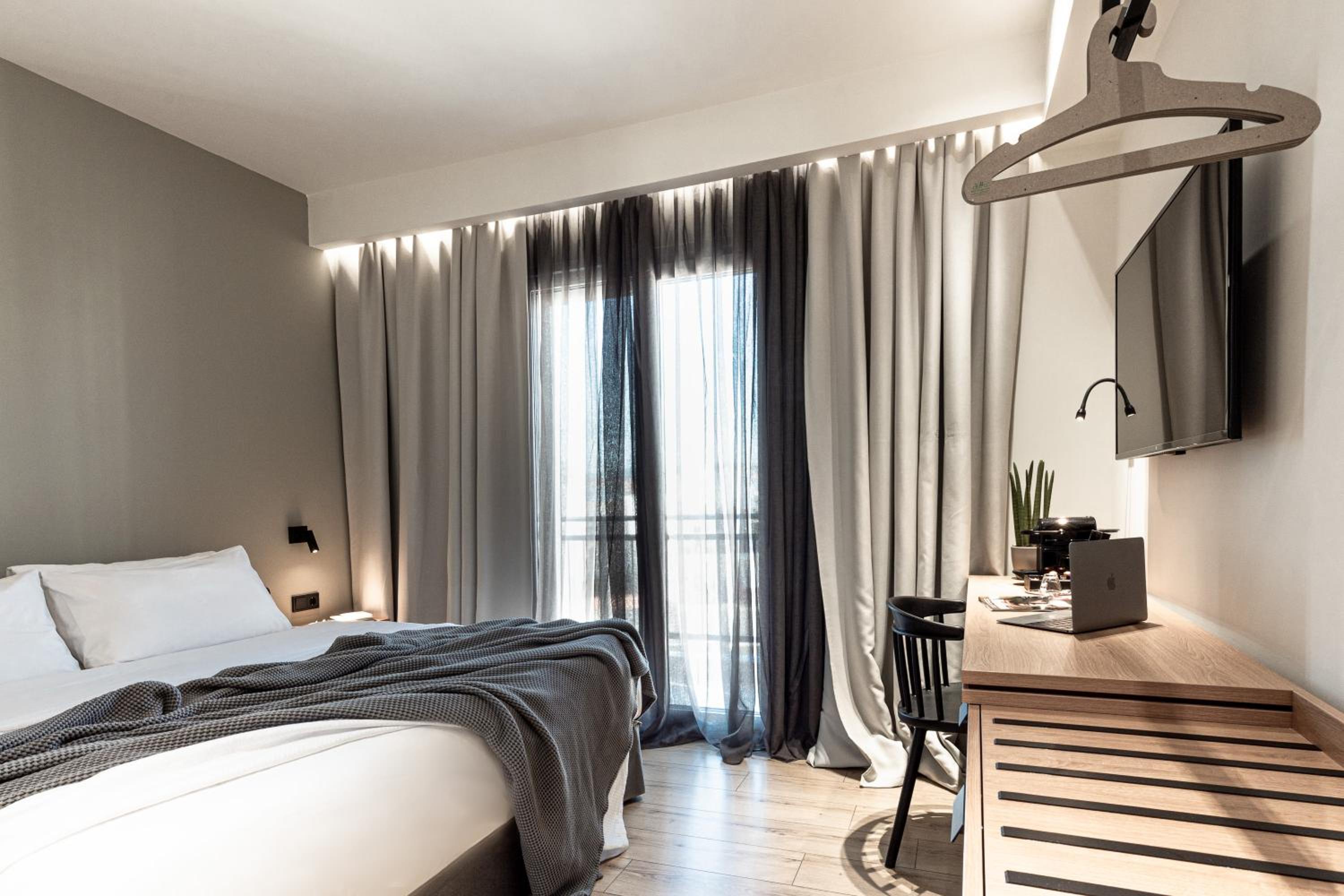Classic Double Room - Photo 2