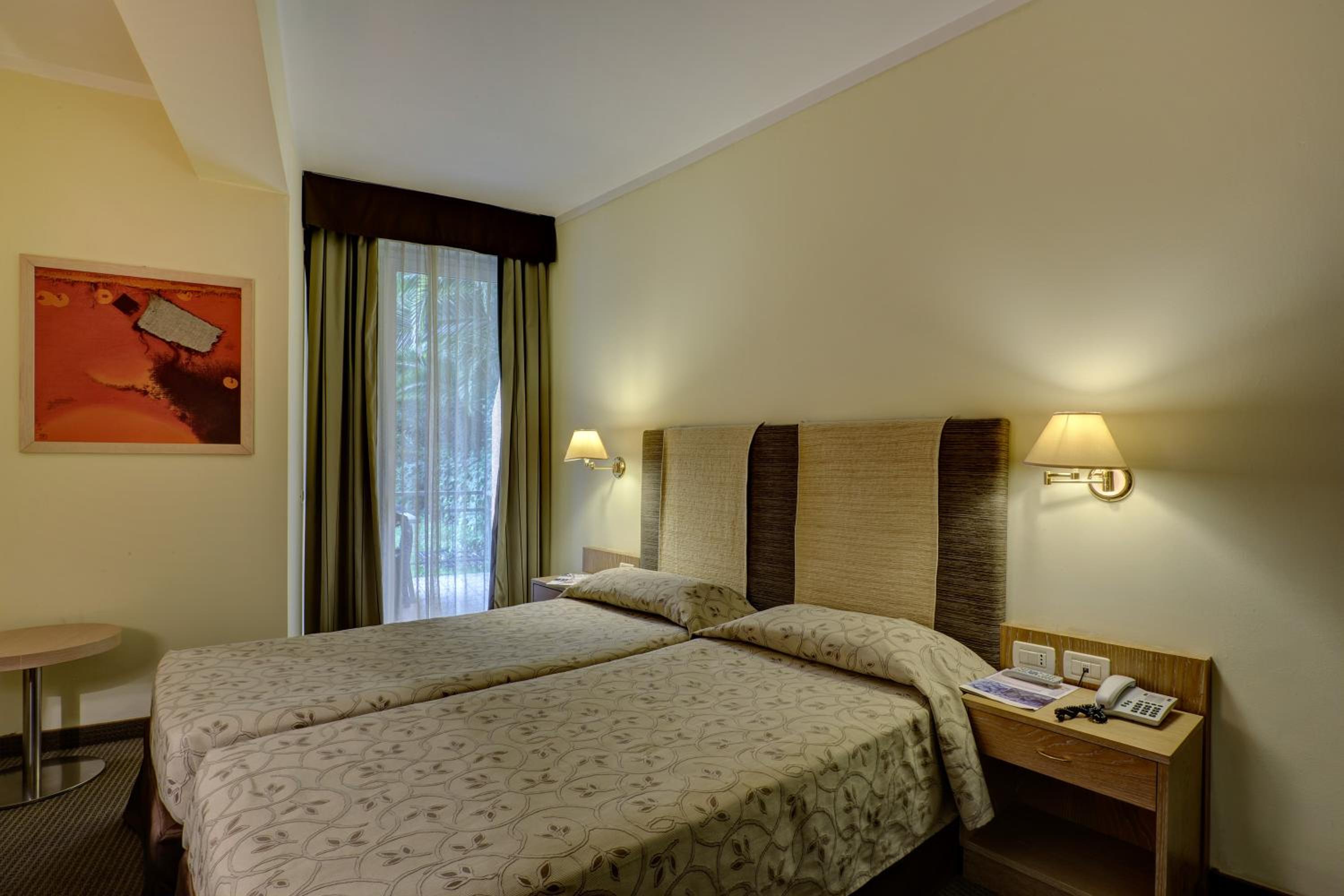 Superior Plus Double or Twin Room - Photo 9