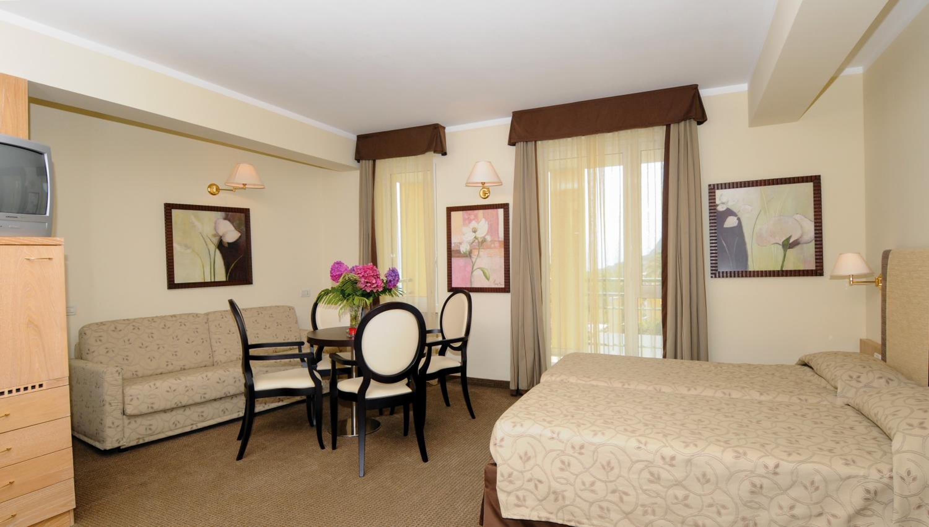 Superior Plus Double or Twin Room - Photo 6