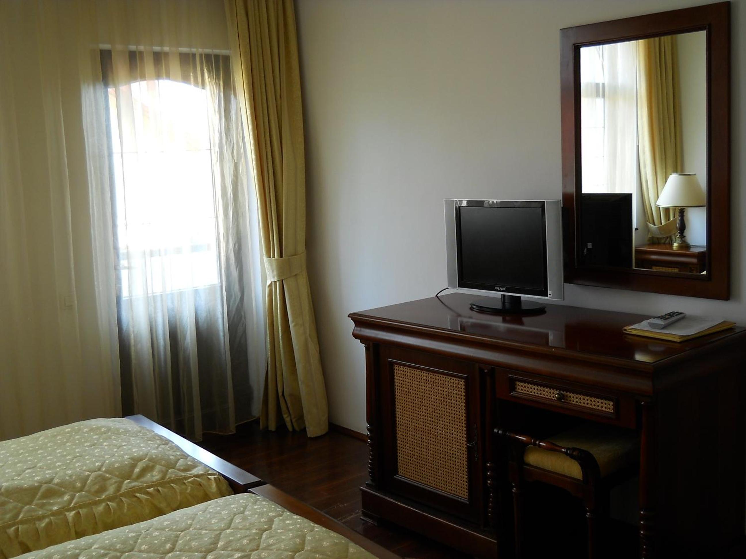 Twin Room - Photo 5