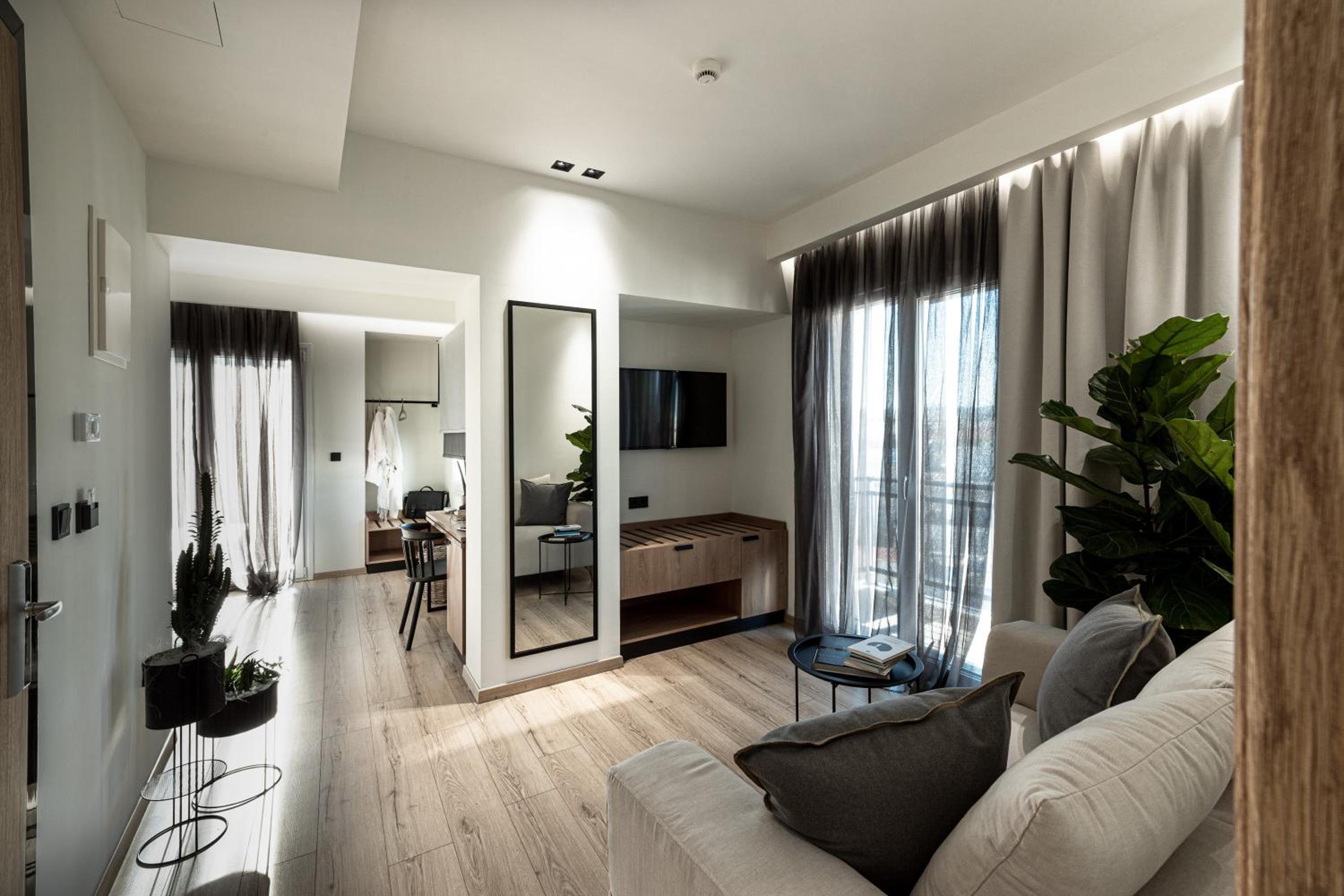 Penthouse Suite with Private Hot tub and Sea View - Photo 14