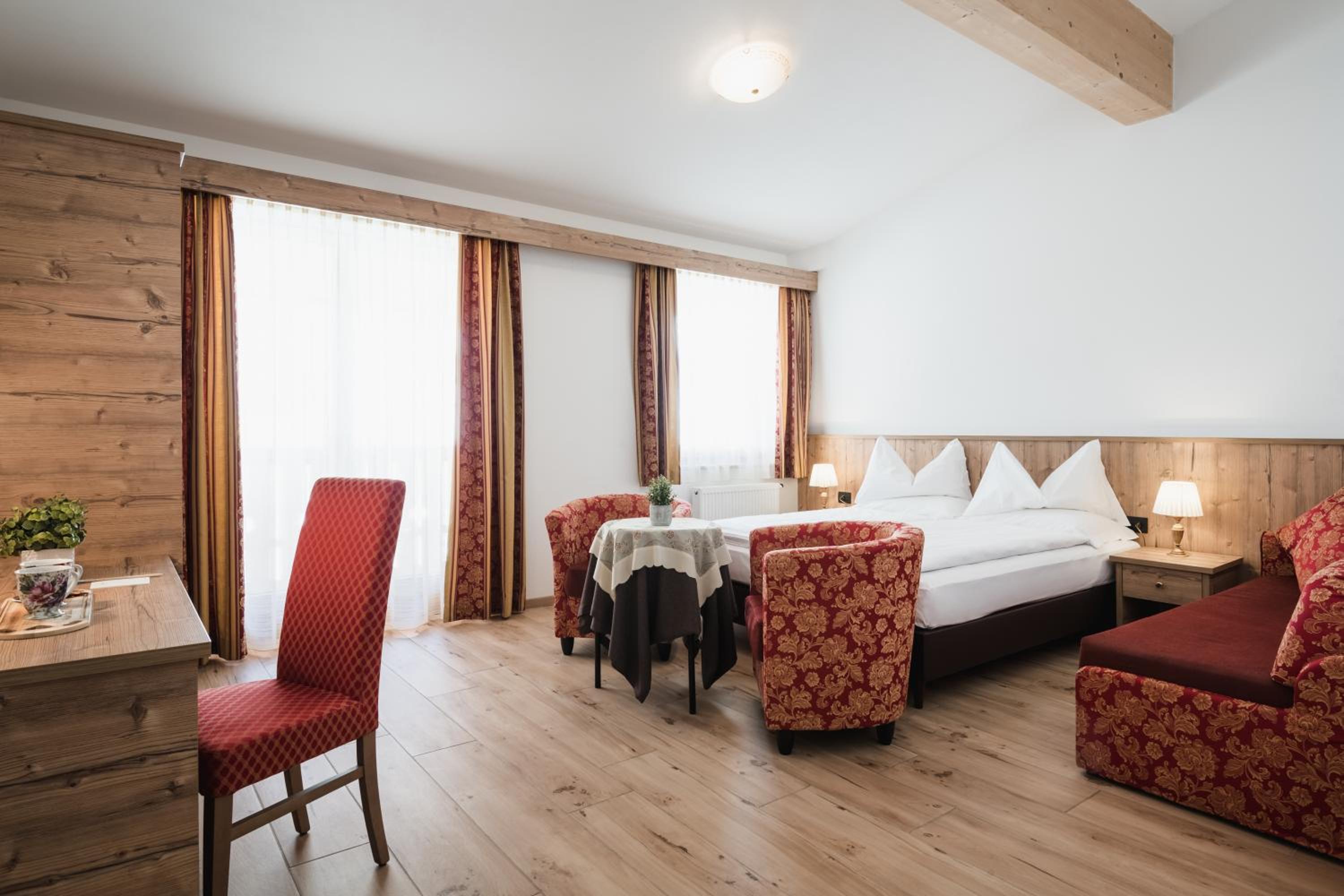 Deluxe Double or Twin Room with Balcony photo 3