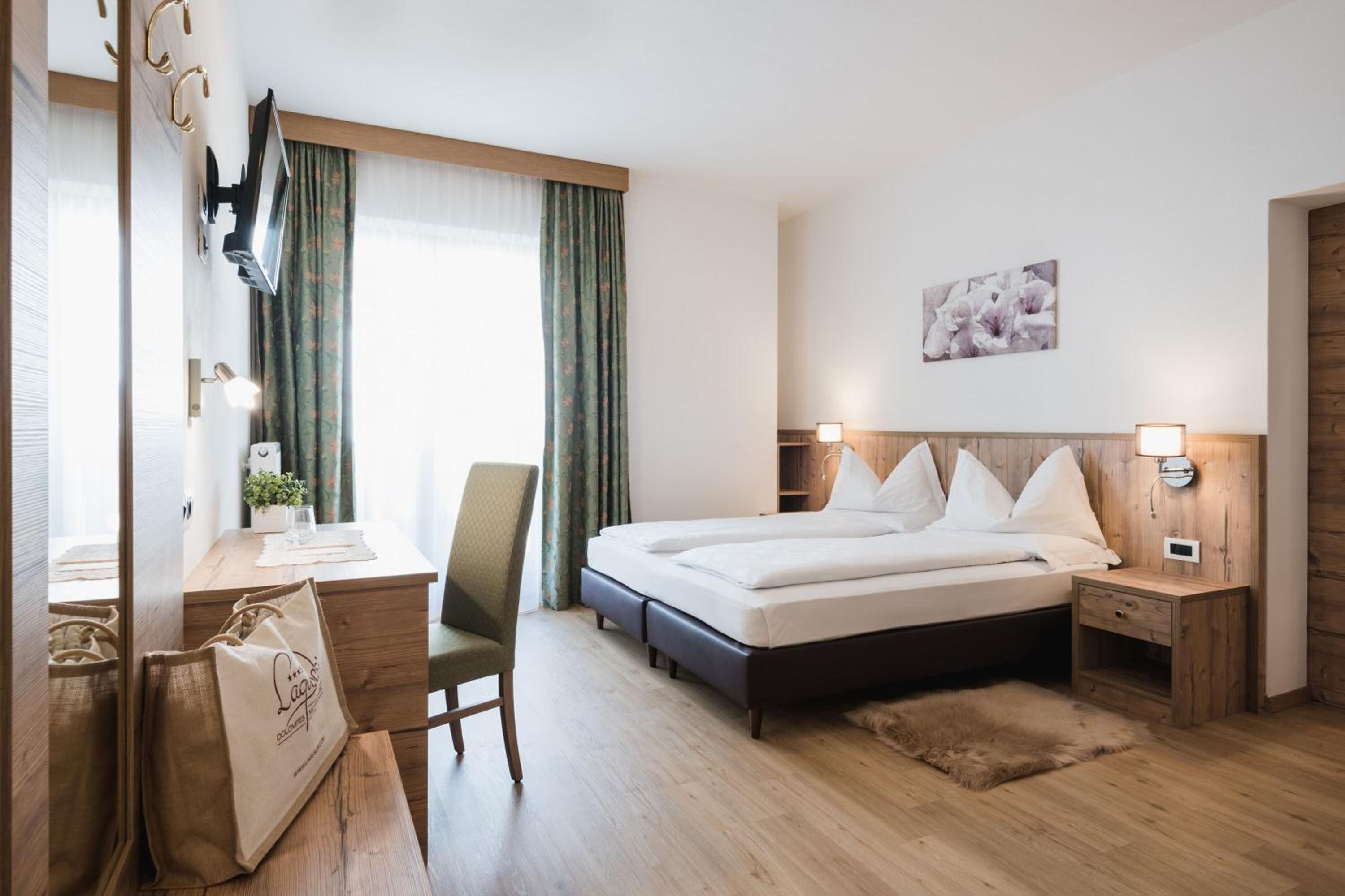 Suite with Mountain View